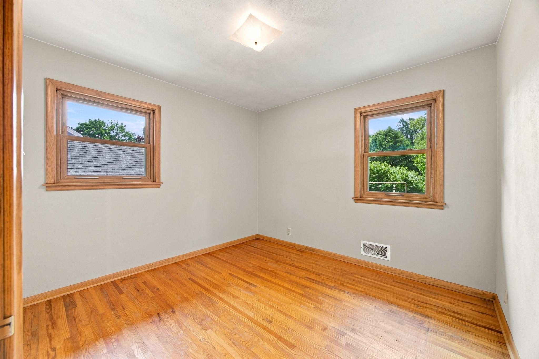 View of Residential at 2464 Holloway Avenue, North Saint Paul MN 55109, North Saint Paul (19 of 38) - Mike Wilen | Minnesota Team Real Estate