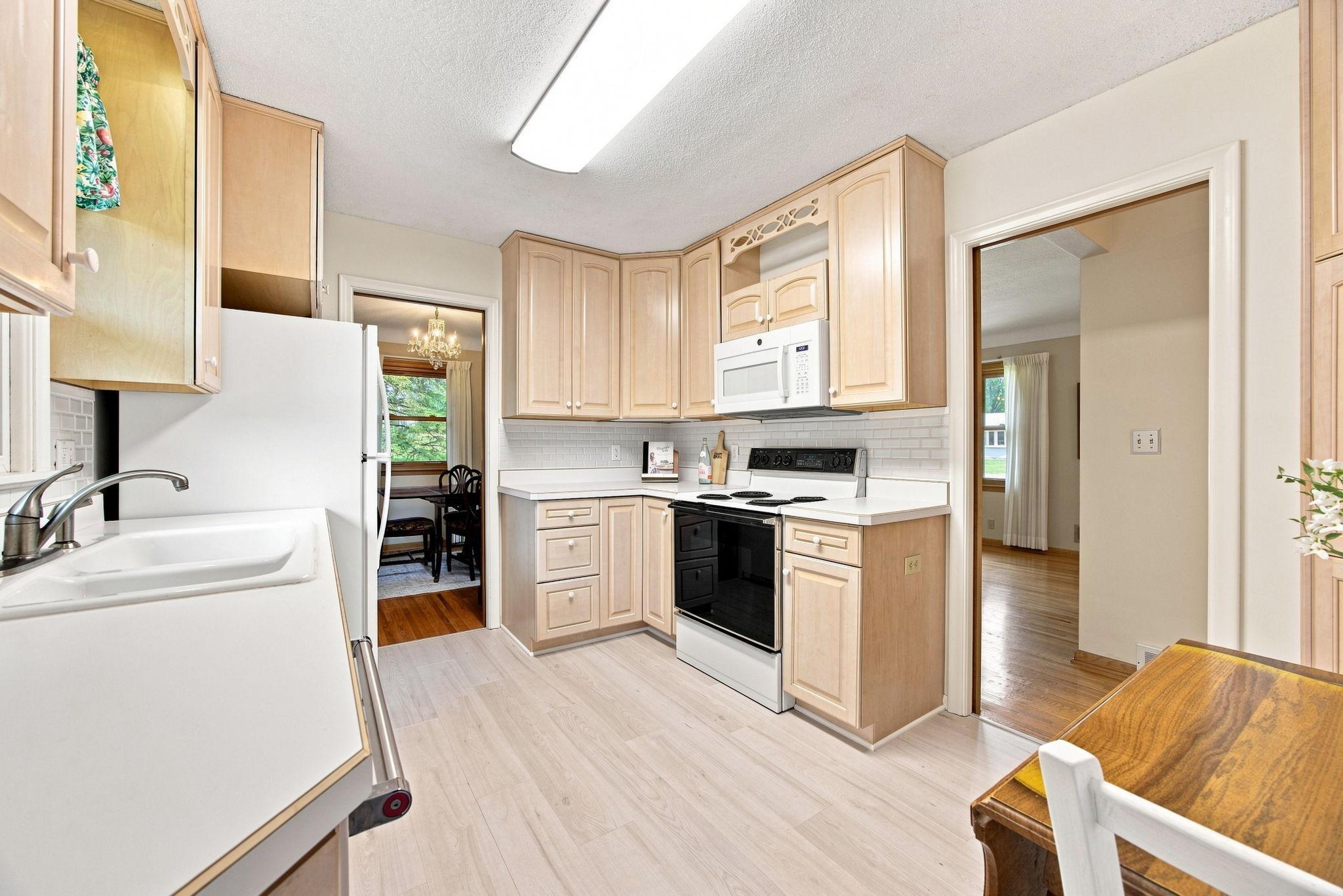 View of Residential at 2464 Holloway Avenue, North Saint Paul MN 55109, North Saint Paul (14 of 38) - Mike Wilen | Minnesota Team Real Estate