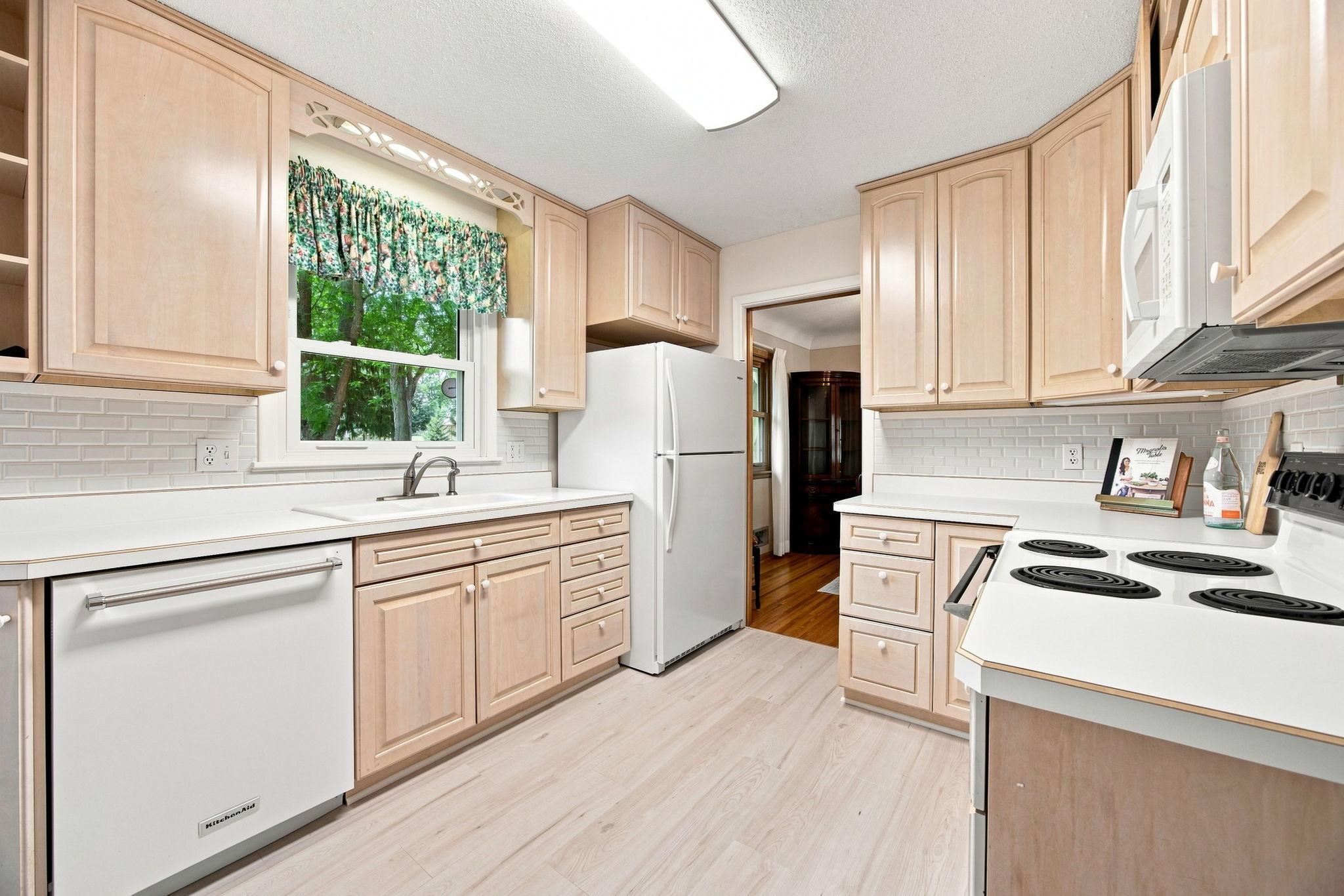 View of Residential at 2464 Holloway Avenue, North Saint Paul MN 55109, North Saint Paul (13 of 38) - Mike Wilen | Minnesota Team Real Estate