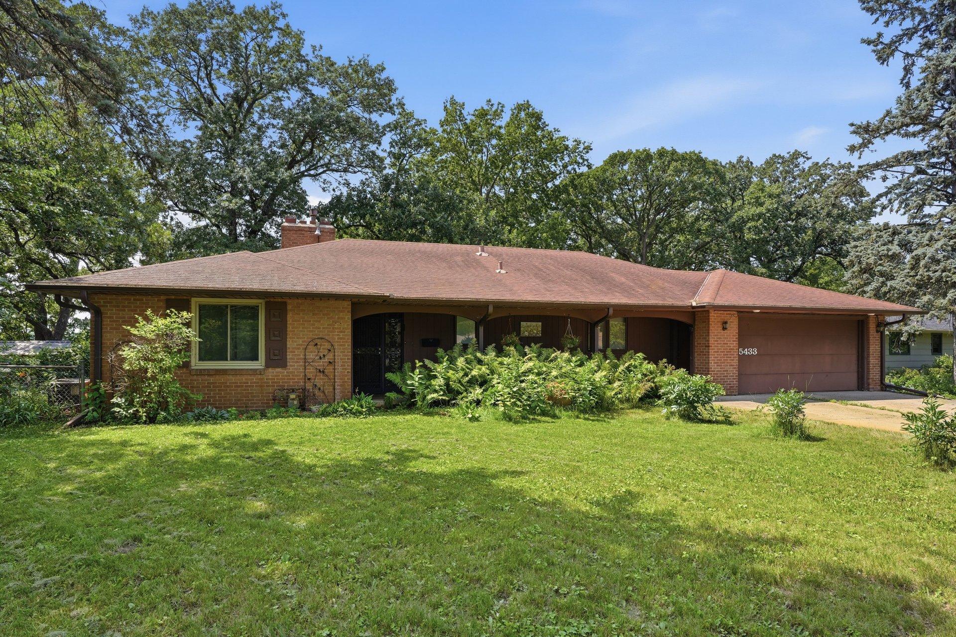 View of Residential at 5433 Twin Lake Boulevard, Brooklyn Center MN 55429, Brooklyn Center (4 of 31) - Mike Wilen | Minnesota Team Real Estate