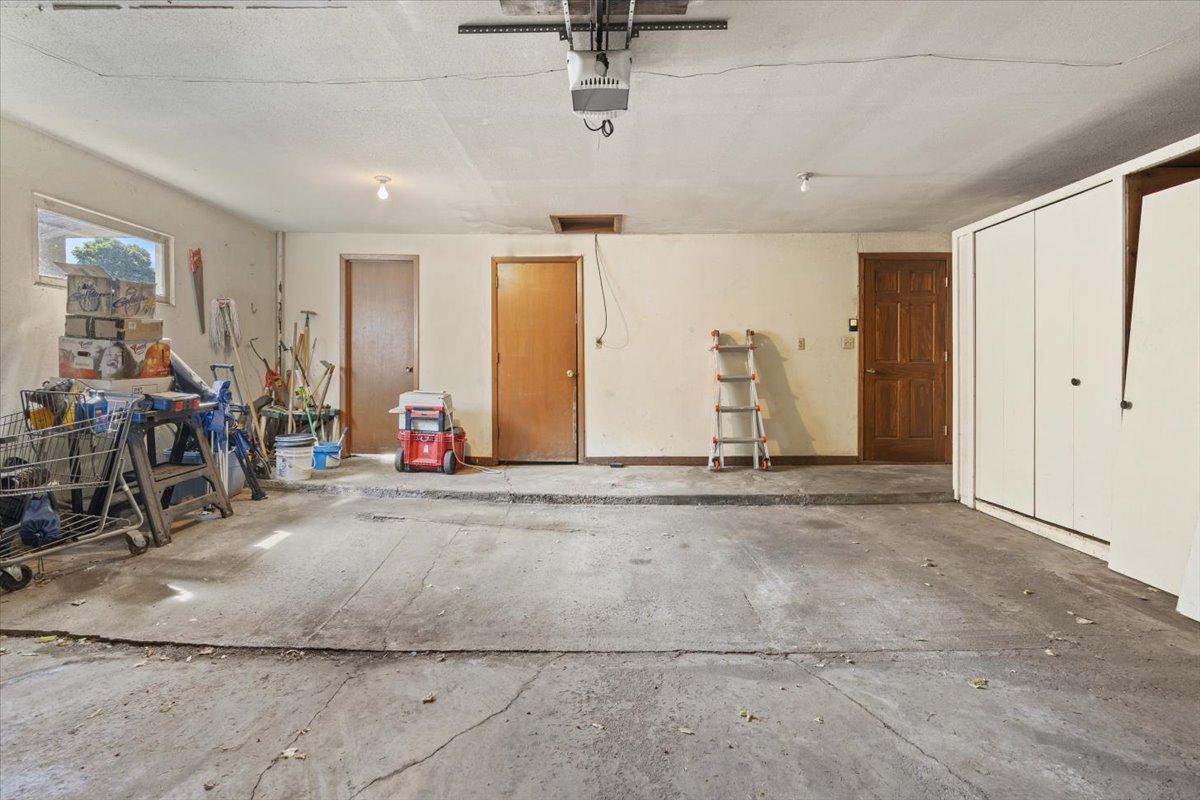 View of Residential Income at 84 Logan Avenue, West Saint Paul MN 55118, West Saint Paul (40 of 45) - Mike Wilen | Minnesota Team Real Estate
