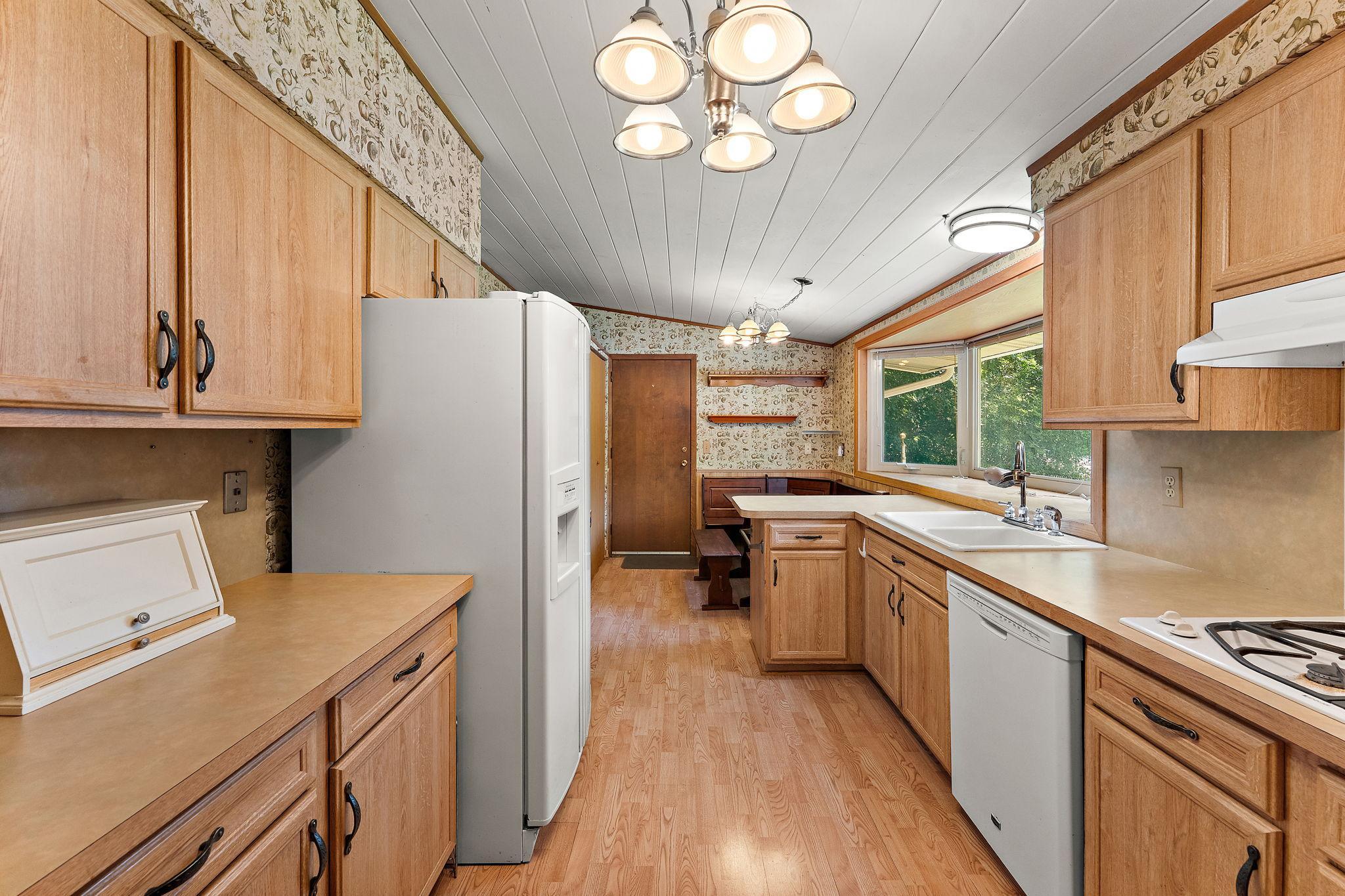 View of Residential at 4125 Thrushwood Lane, Minnetonka MN 55345, Minnetonka (16 of 43) - Mike Wilen | Minnesota Team Real Estate