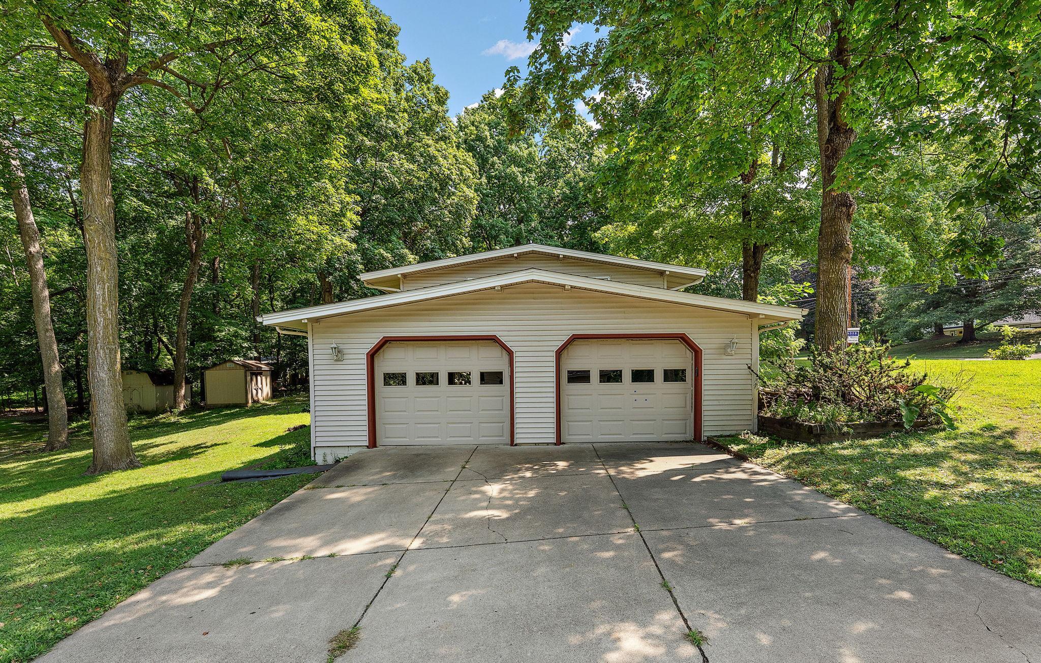 View of Residential at 4125 Thrushwood Lane, Minnetonka MN 55345, Minnetonka (5 of 43) - Mike Wilen | Minnesota Team Real Estate