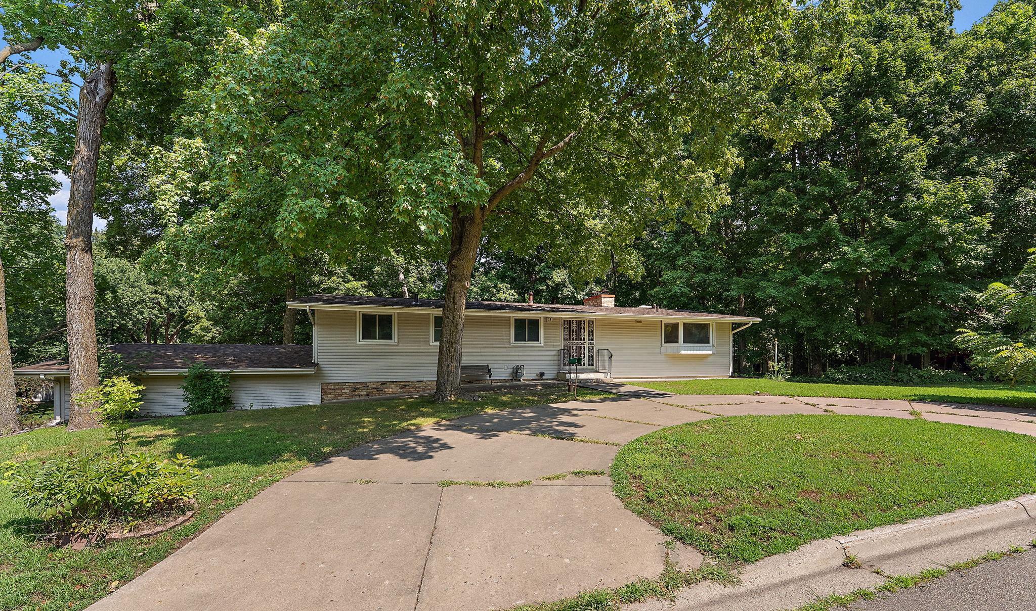 View of Residential at 4125 Thrushwood Lane, Minnetonka MN 55345, Minnetonka (3 of 43) - Mike Wilen | Minnesota Team Real Estate