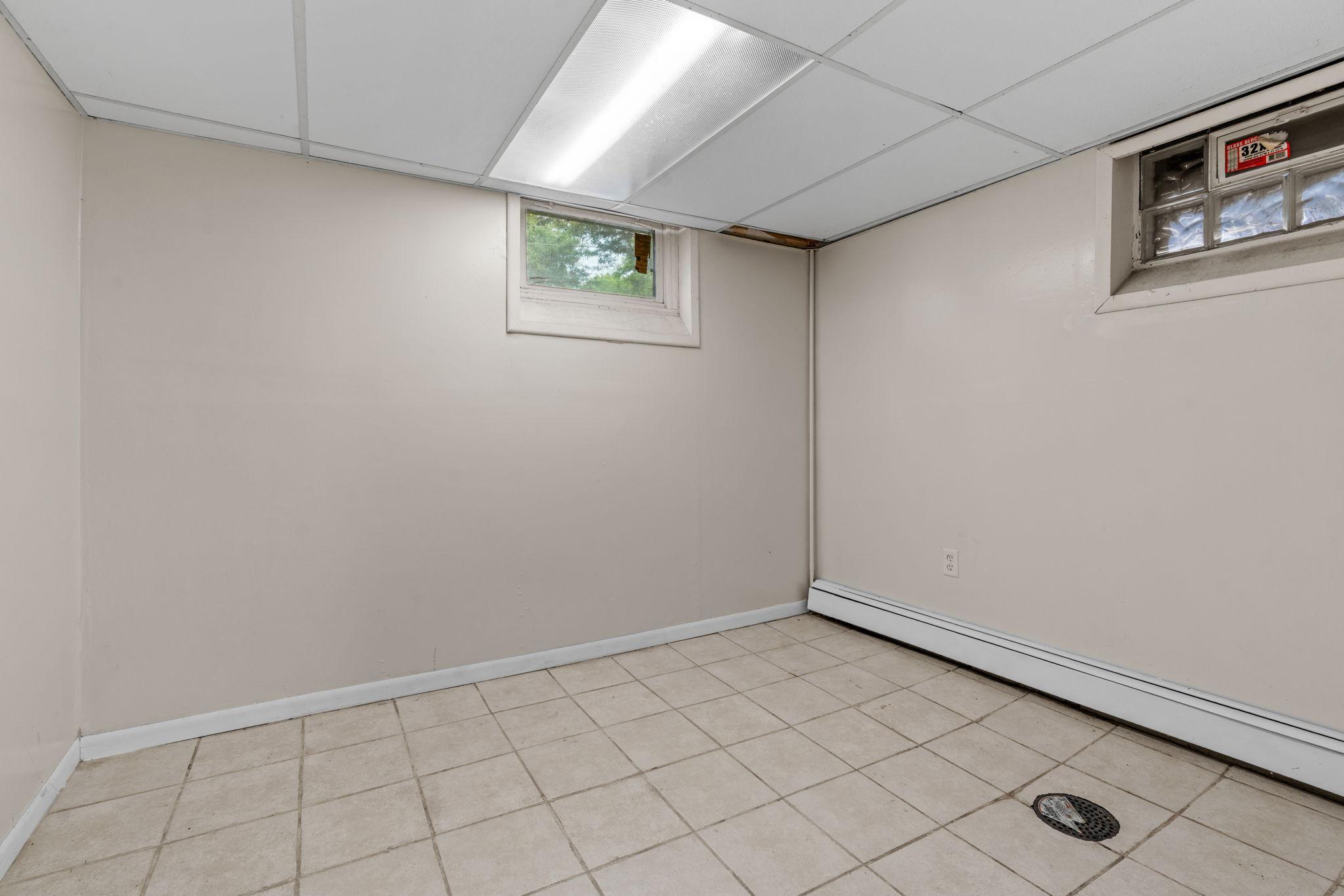 View of Residential at 1153 Idaho Avenue, Saint Paul MN 55108, Saint Paul (35 of 58) - Mike Wilen | Minnesota Team Real Estate