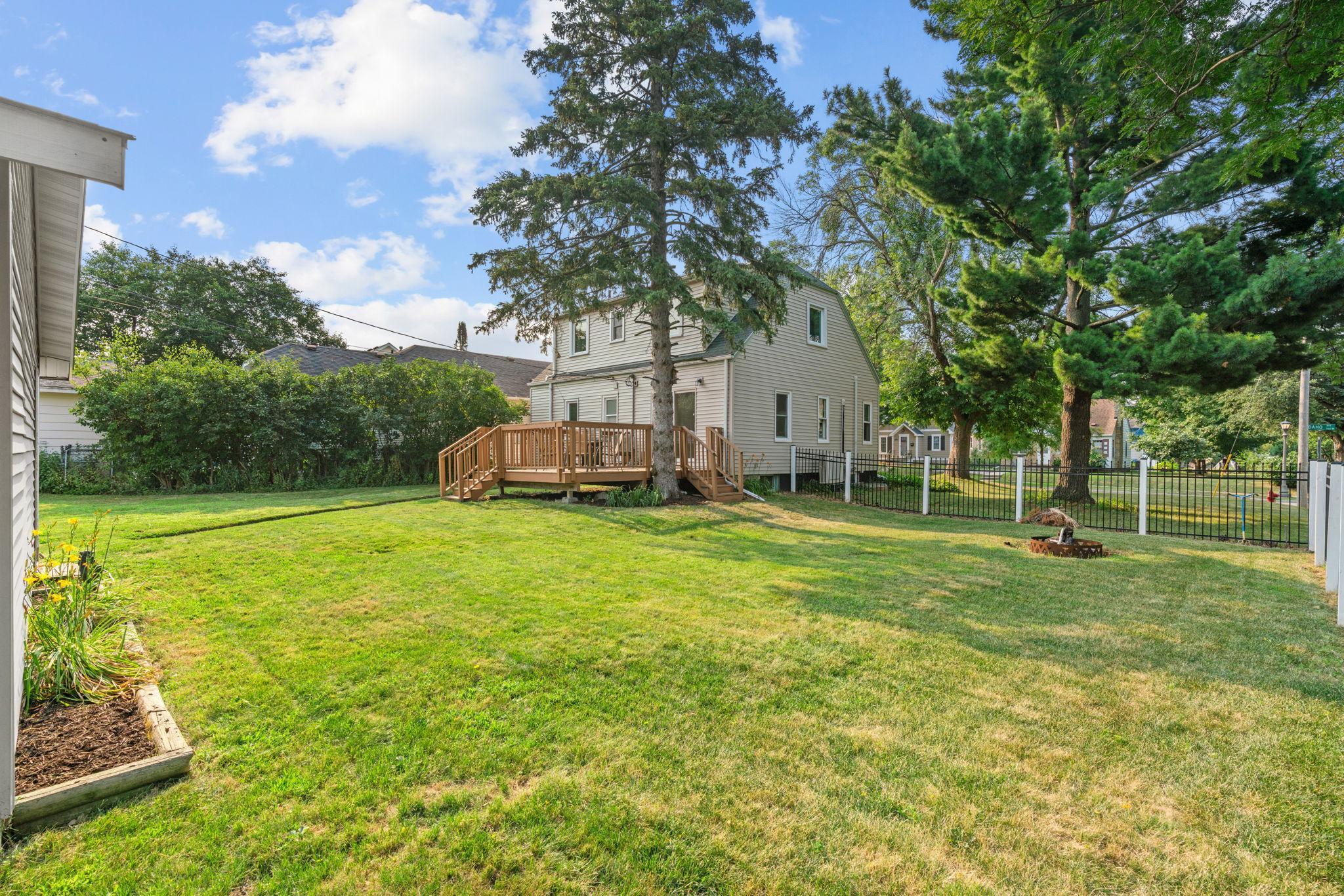 View of Residential at 1153 Idaho Avenue, Saint Paul MN 55108, Saint Paul (46 of 58) - Mike Wilen | Minnesota Team Real Estate