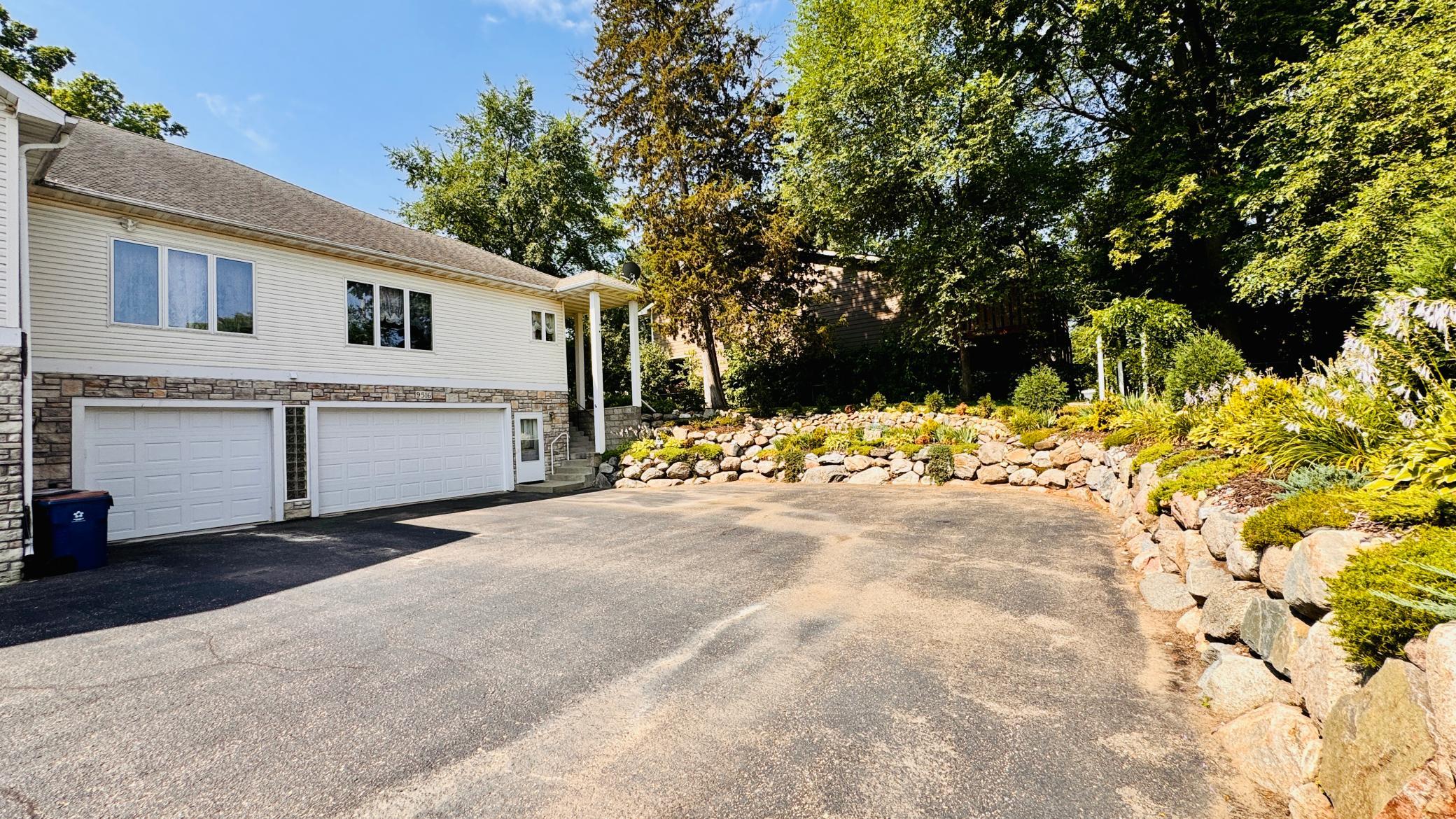 View of Residential at 9516 12th Avenue, Bloomington MN 55425, Bloomington (4 of 19) - Mike Wilen | Minnesota Team Real Estate