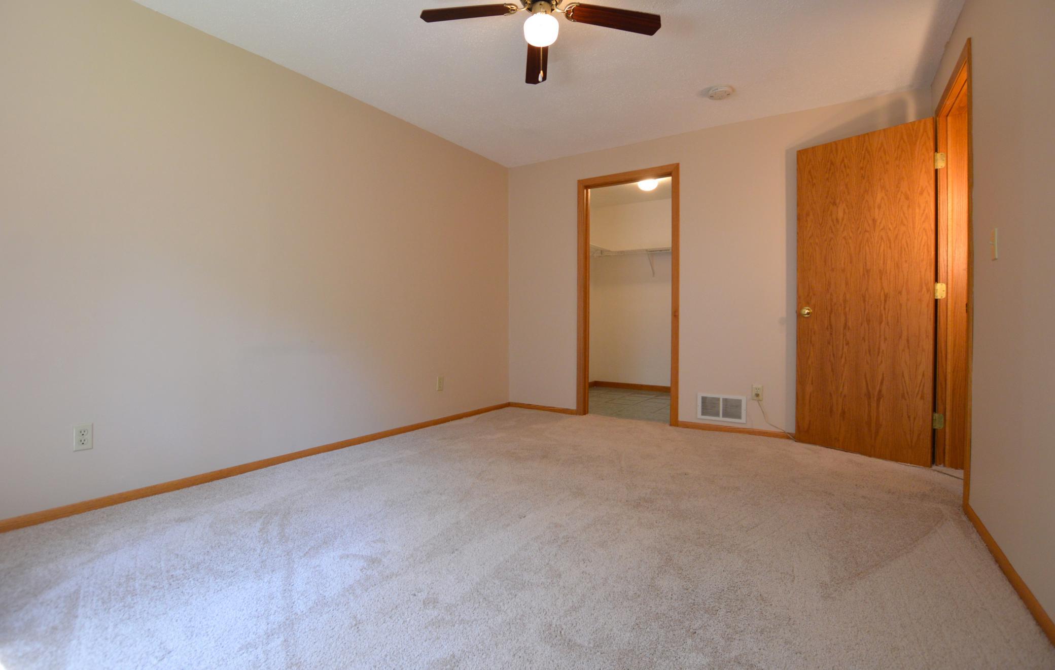 View of Residential at 7119 48th Street, Oakdale MN 55128, Oakdale (25 of 30) - Mike Wilen | Minnesota Team Real Estate