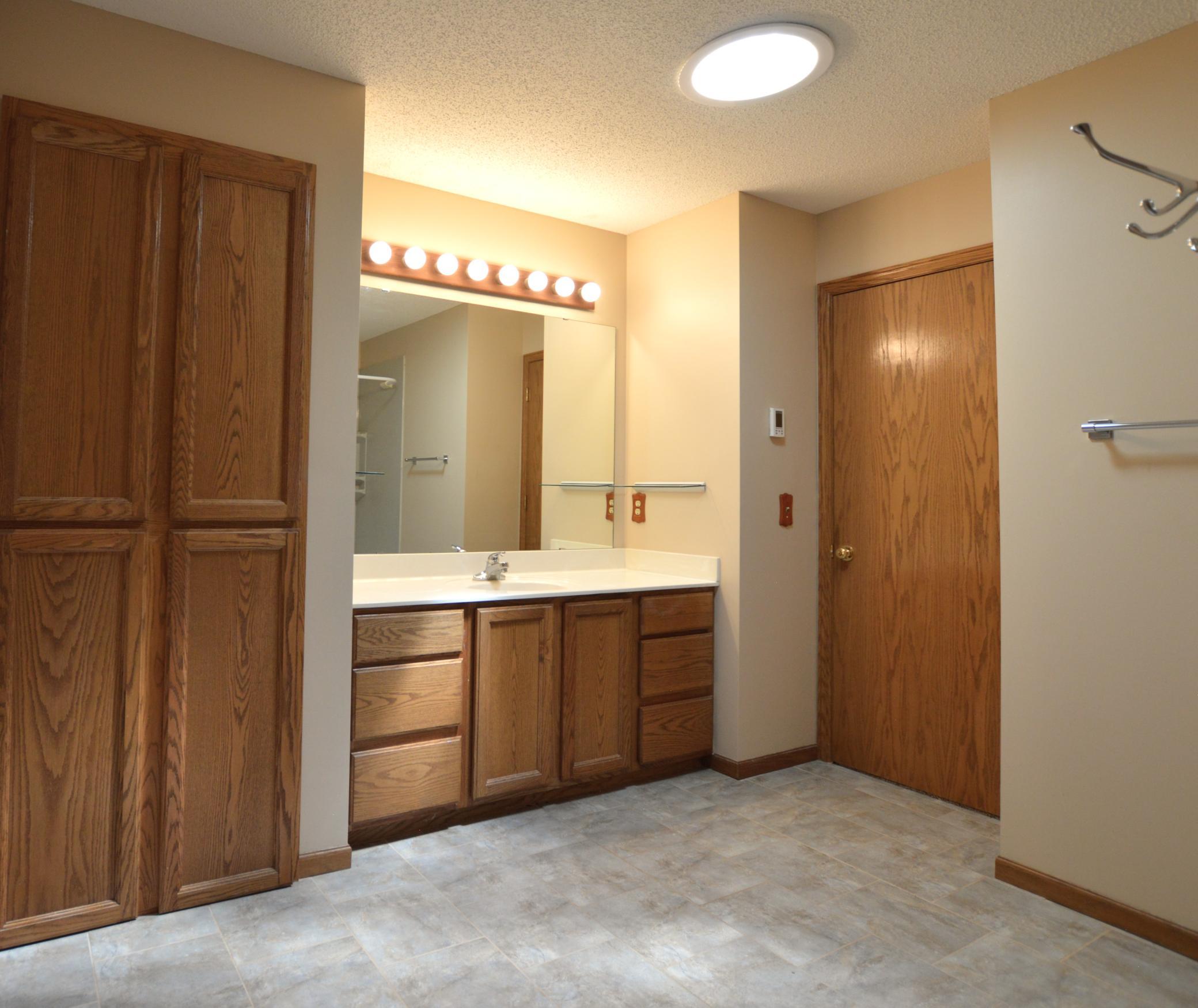 View of Residential at 7119 48th Street, Oakdale MN 55128, Oakdale (18 of 30) - Mike Wilen | Minnesota Team Real Estate