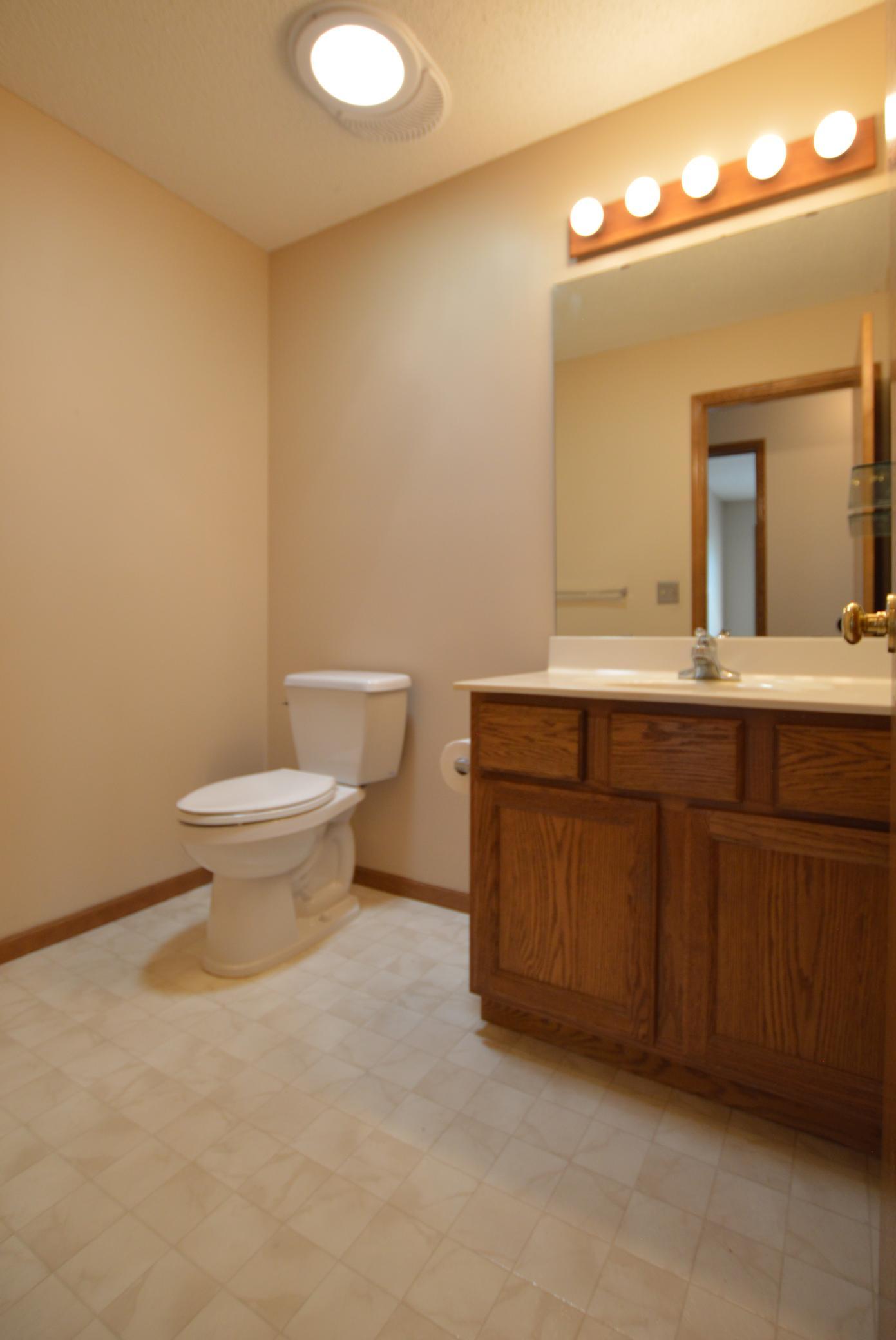 View of Residential at 7119 48th Street, Oakdale MN 55128, Oakdale (22 of 30) - Mike Wilen | Minnesota Team Real Estate