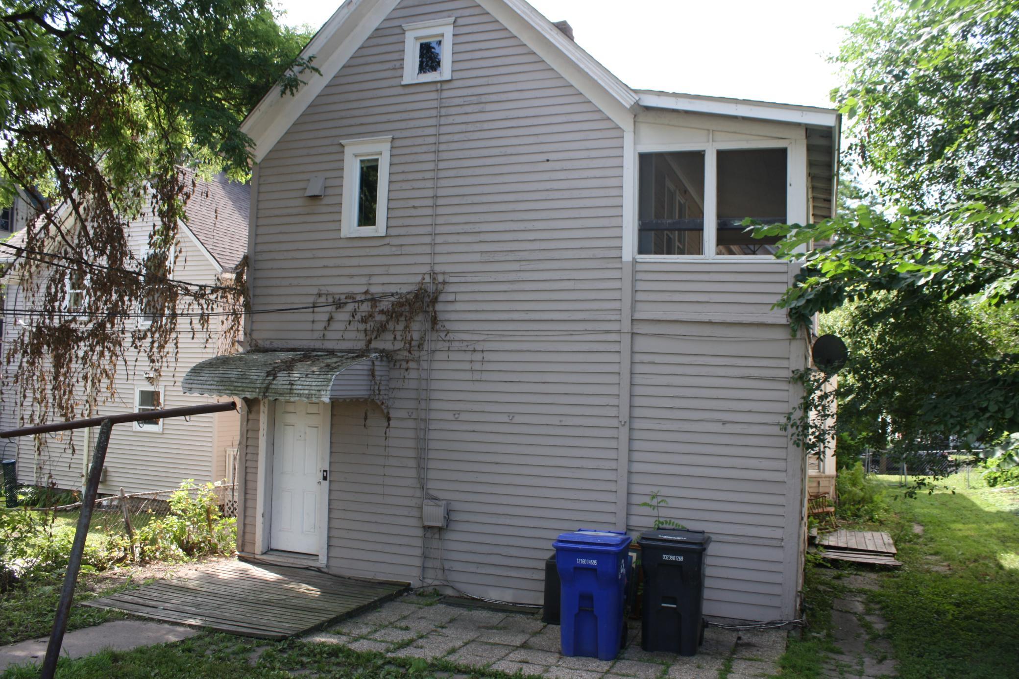 View of Residential Income at 833 3rd Street, Saint Paul MN 55106, Saint Paul (5 of 25) - Mike Wilen | Minnesota Team Real Estate