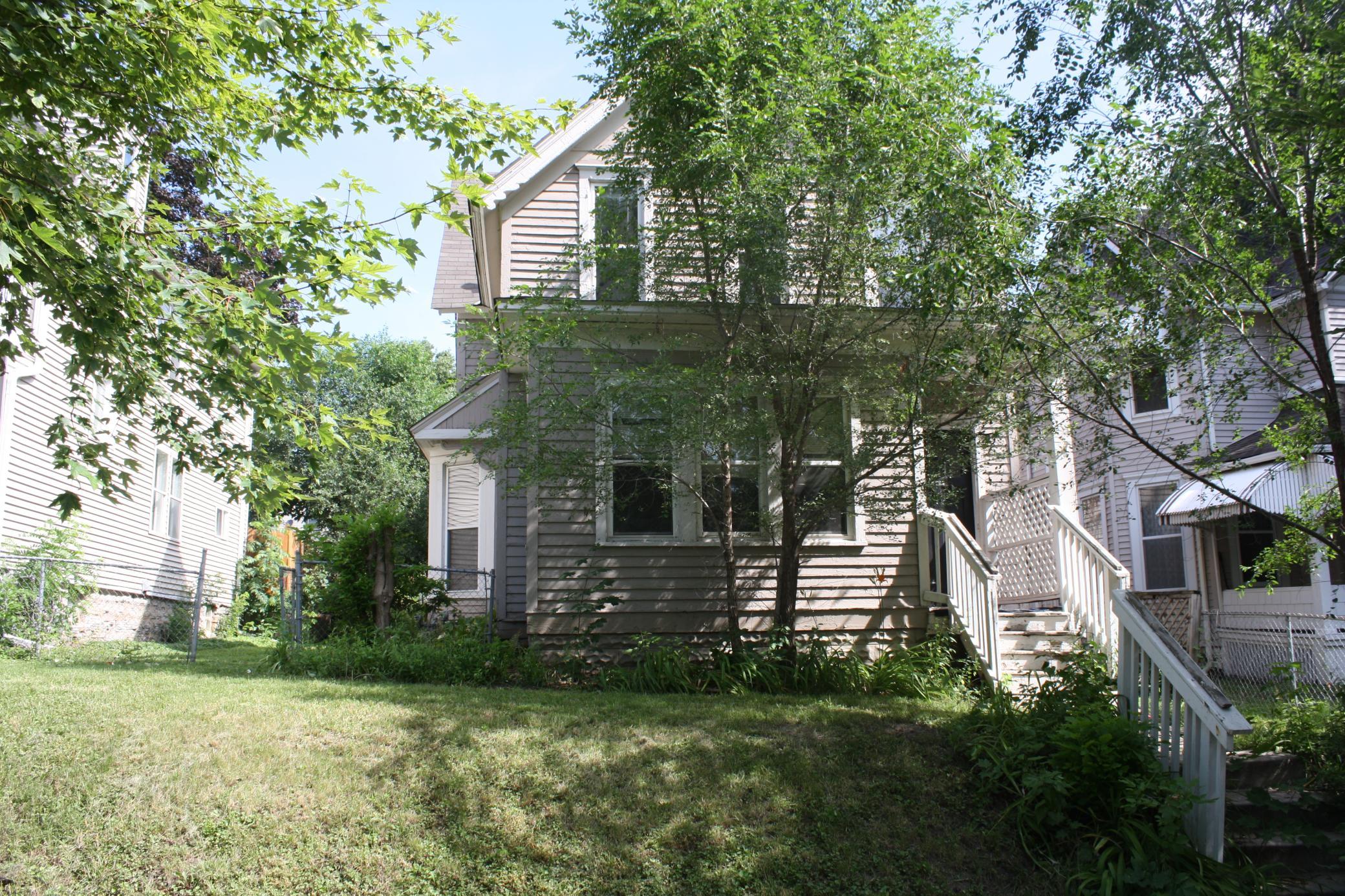 View of Residential Income at 833 3rd Street, Saint Paul MN 55106, Saint Paul (2 of 25) - Mike Wilen | Minnesota Team Real Estate