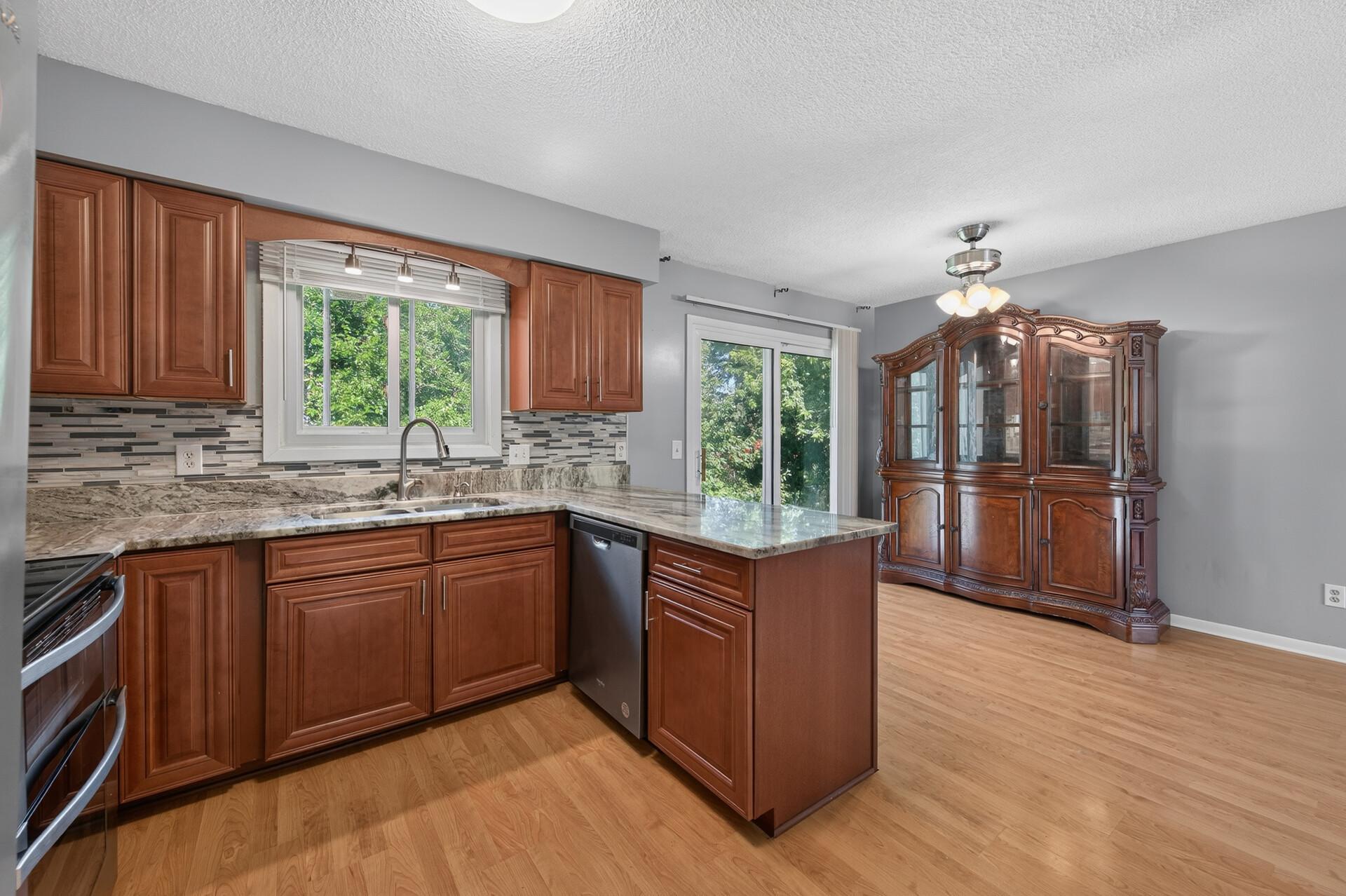 View of Residential at 1652 84th Court, Brooklyn Park MN 55444, Brooklyn Park (14 of 40) - Mike Wilen | Minnesota Team Real Estate
