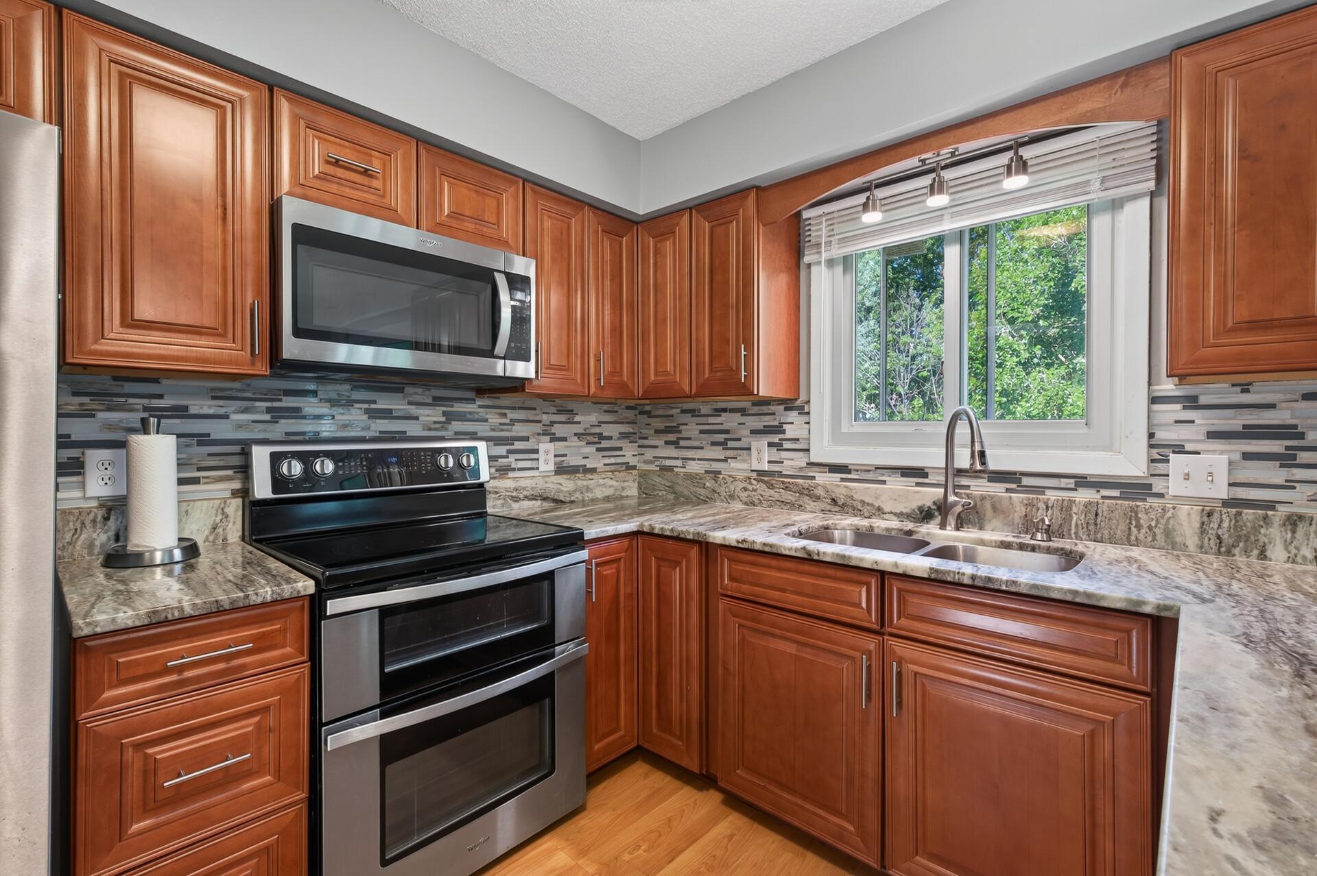 View of Residential at 1652 84th Court, Brooklyn Park MN 55444, Brooklyn Park (13 of 40) - Mike Wilen | Minnesota Team Real Estate