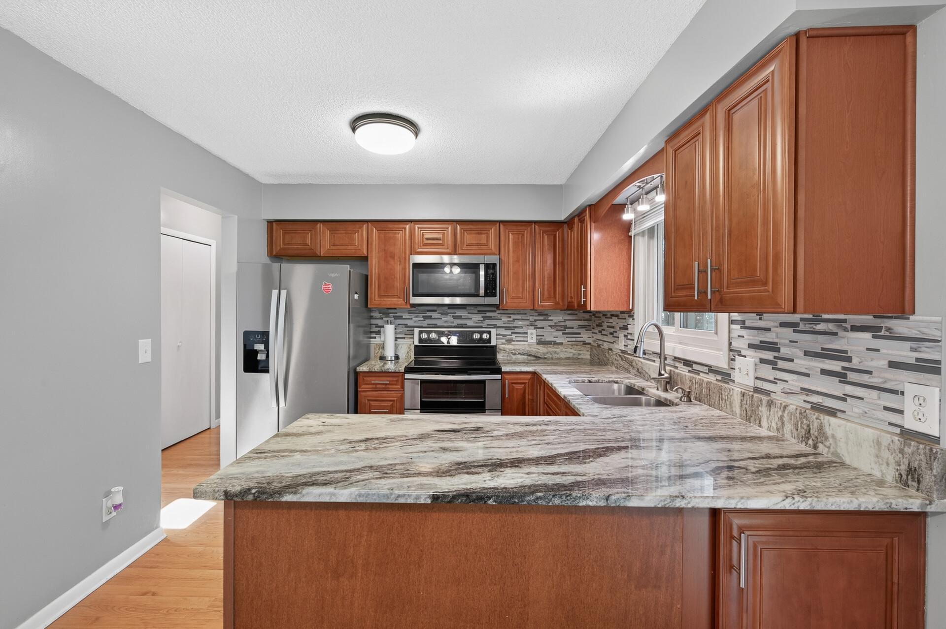 View of Residential at 1652 84th Court, Brooklyn Park MN 55444, Brooklyn Park (12 of 40) - Mike Wilen | Minnesota Team Real Estate