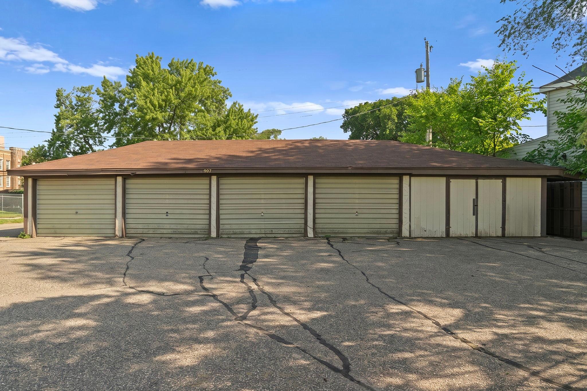 View of Residential Income at 901 4th Street, Minneapolis MN 55413, Minneapolis (28 of 44) - Mike Wilen | Minnesota Team Real Estate