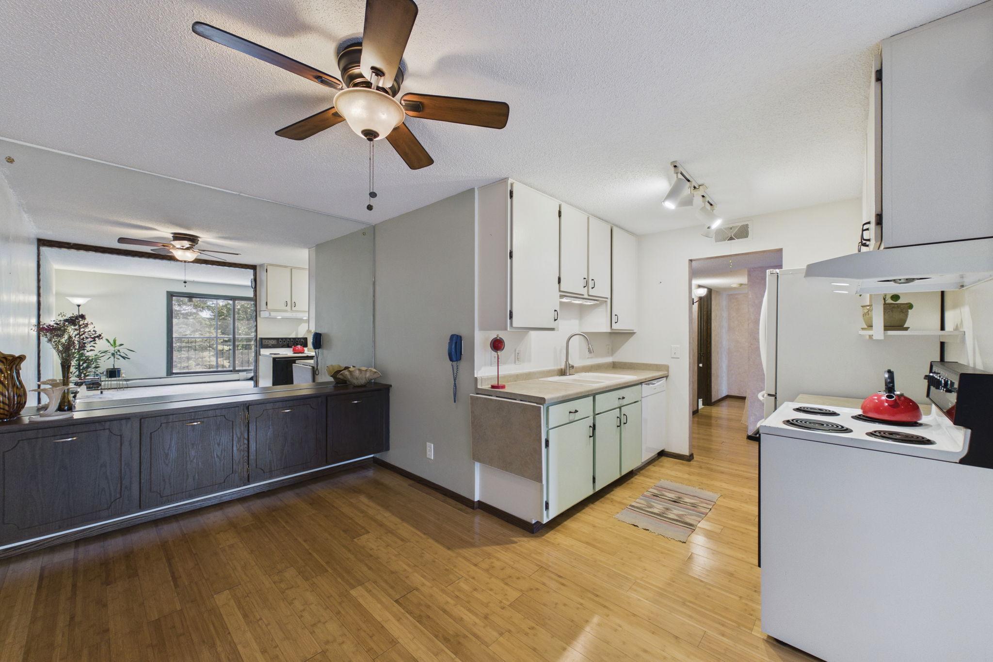 View of Residential at 260 Westview Drive #303, West Saint Paul MN 55118, West Saint Paul (7 of 29) - Mike Wilen | Minnesota Team Real Estate