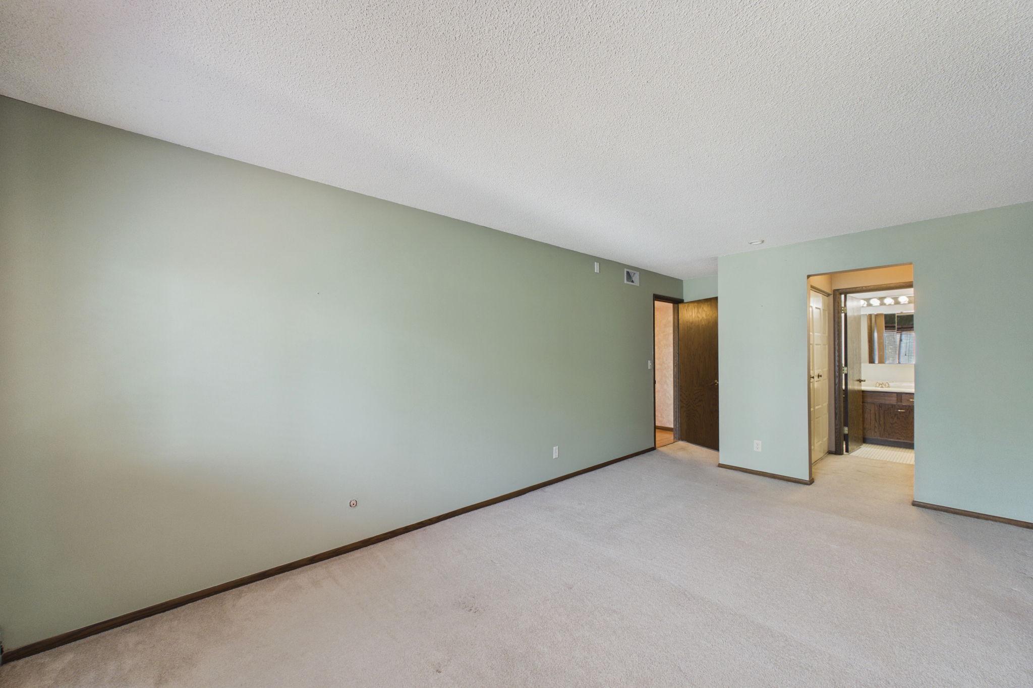 View of Residential at 260 Westview Drive #303, West Saint Paul MN 55118, West Saint Paul (11 of 29) - Mike Wilen | Minnesota Team Real Estate