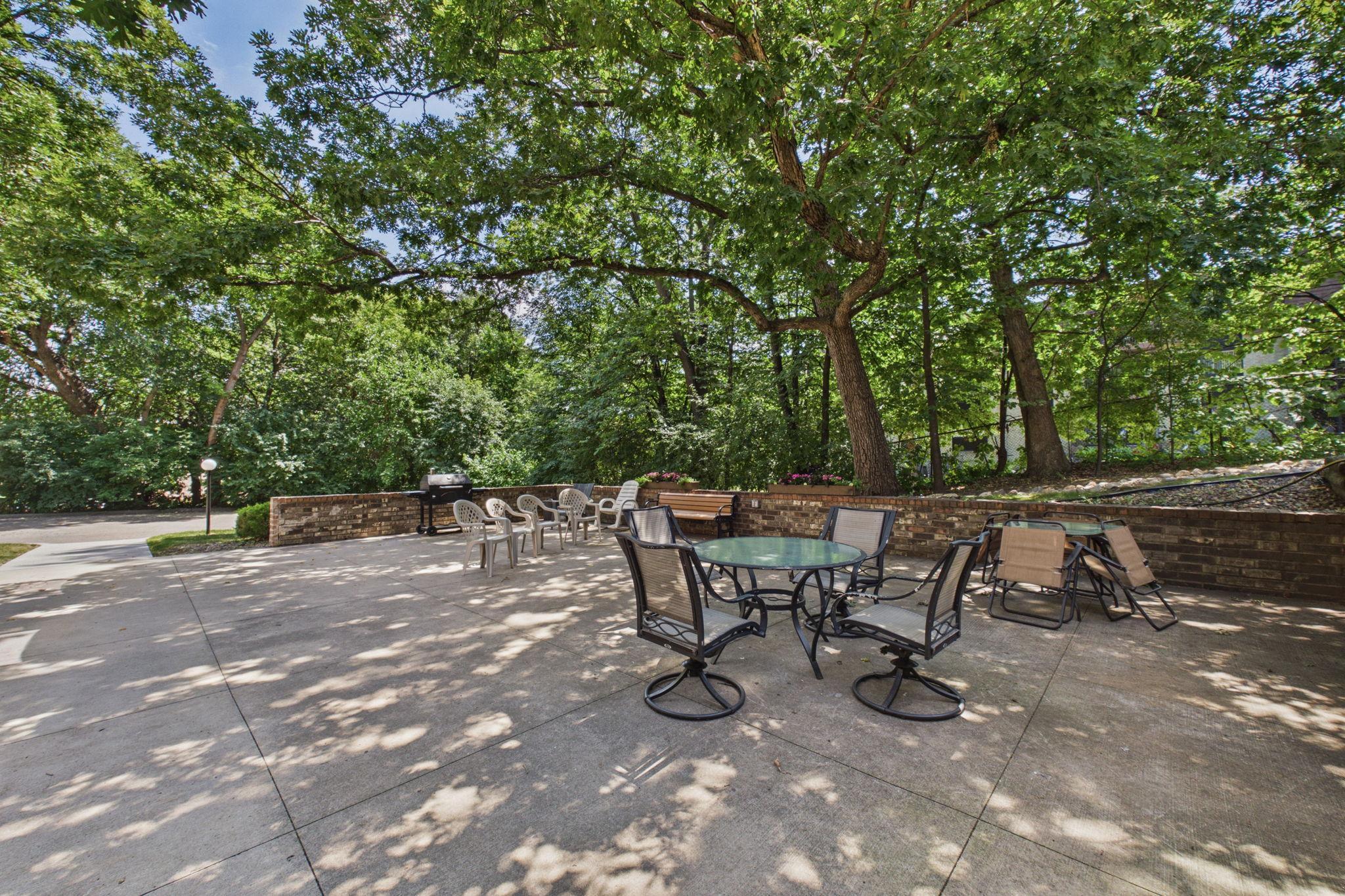 View of Residential at 260 Westview Drive #303, West Saint Paul MN 55118, West Saint Paul (25 of 29) - Mike Wilen | Minnesota Team Real Estate