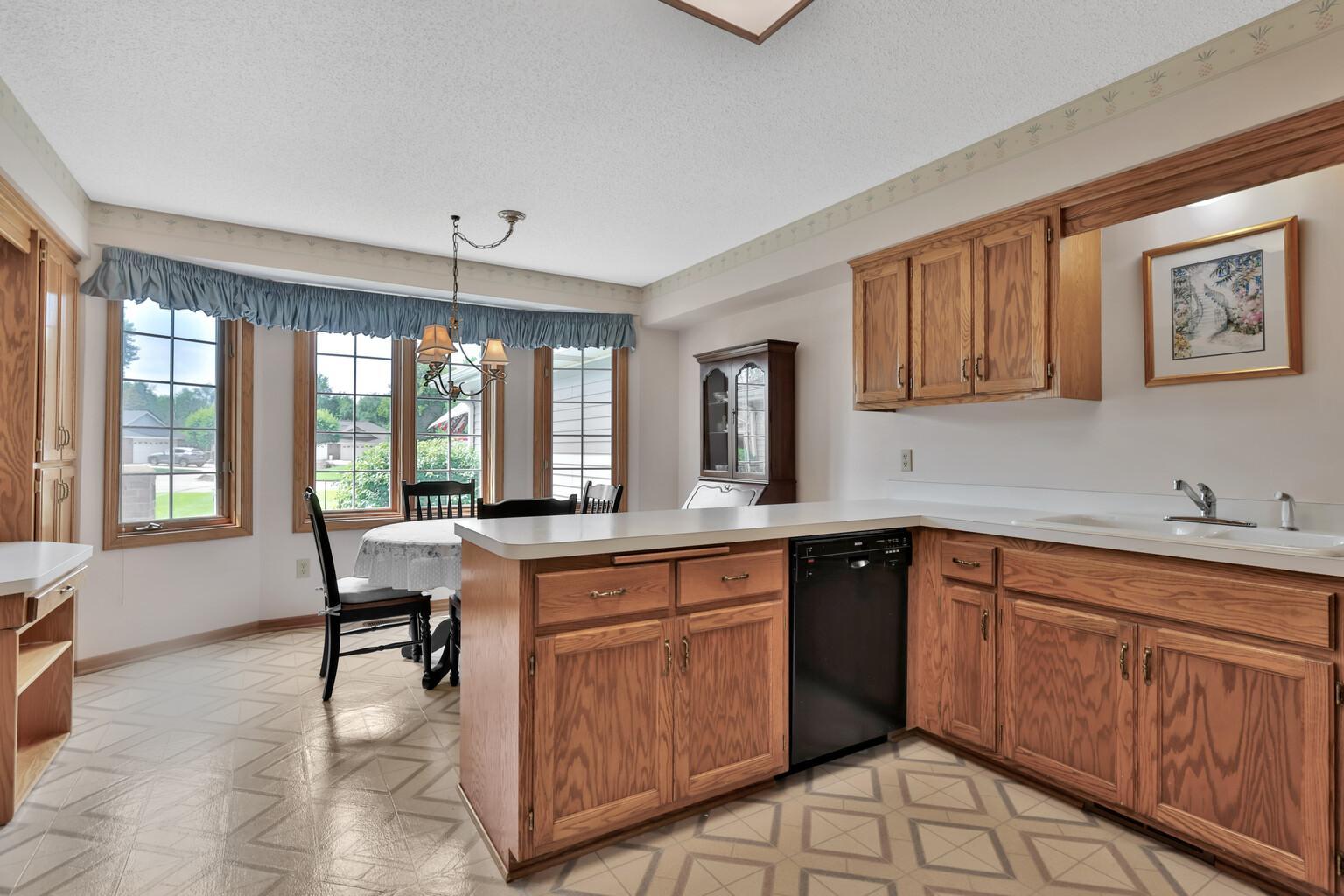 View of Residential at 1123 Lois Court, Shoreview MN 55126, Shoreview (32 of 58) - Mike Wilen | Minnesota Team Real Estate
