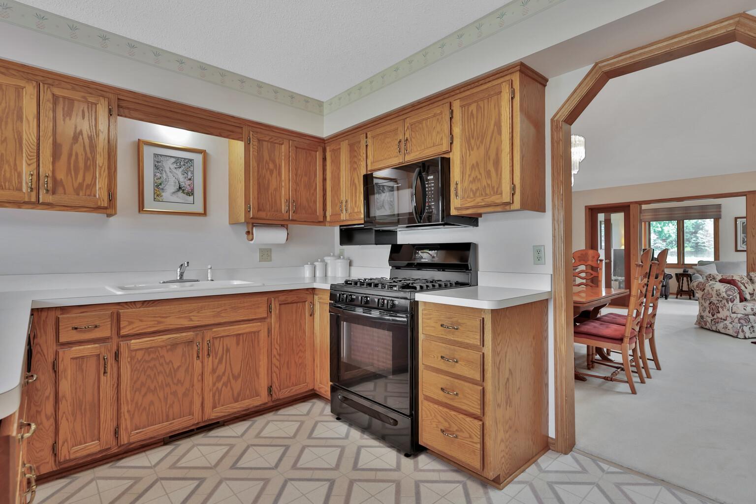 View of Residential at 1123 Lois Court, Shoreview MN 55126, Shoreview (29 of 58) - Mike Wilen | Minnesota Team Real Estate
