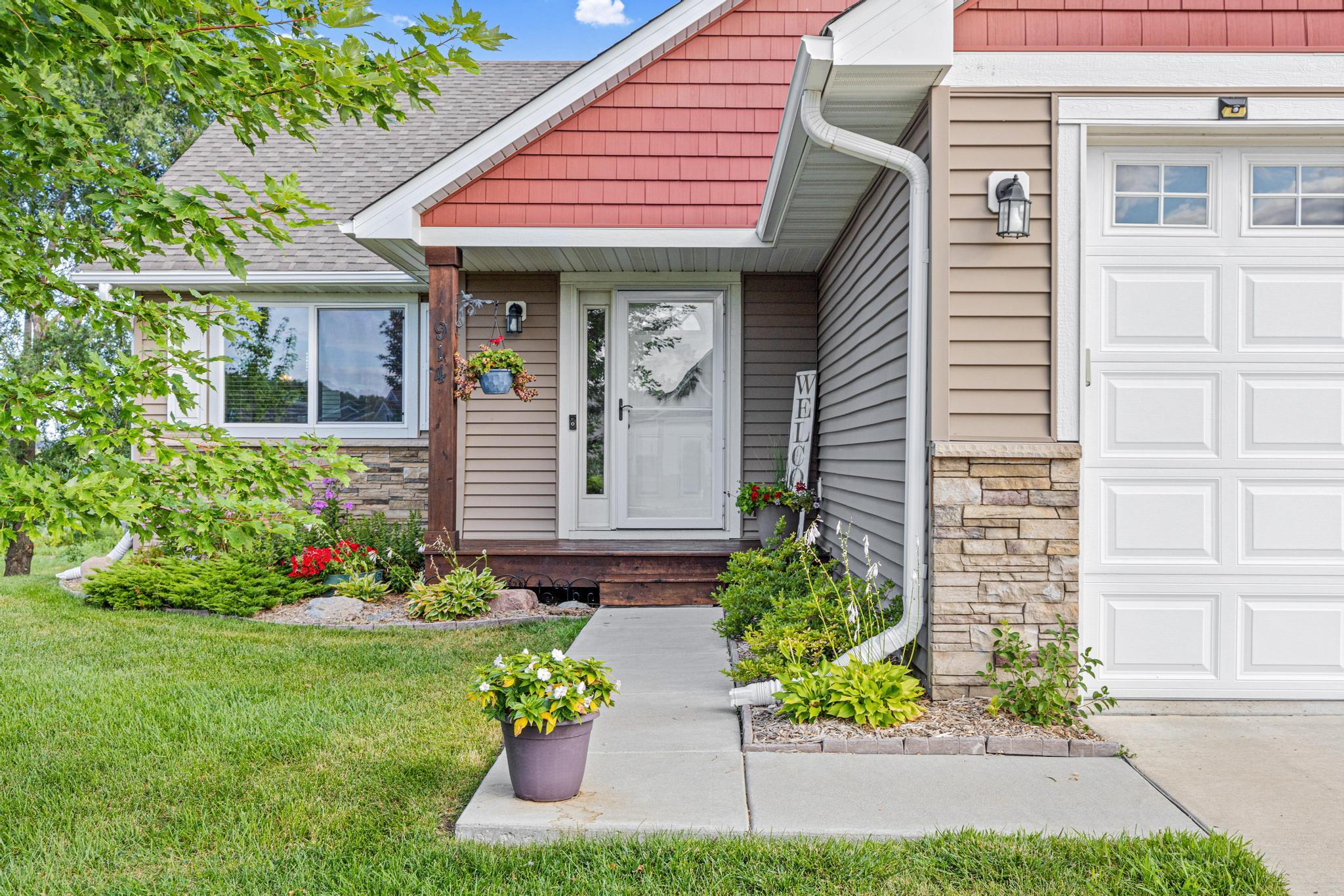 View of Residential at 914 Prestwick Drive, Belle Plaine MN 56011, Belle Plaine (8 of 33) - Mike Wilen | Minnesota Team Real Estate