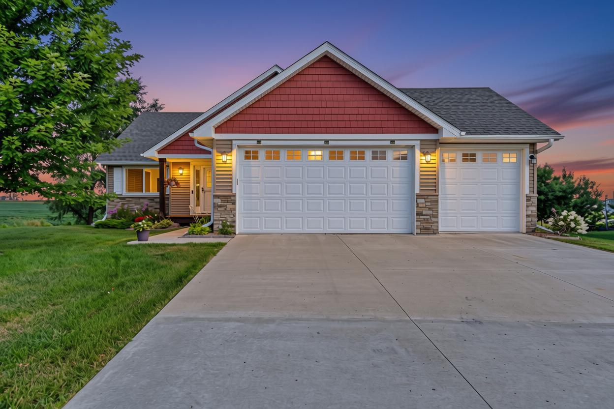 View of Residential at 914 Prestwick Drive, Belle Plaine MN 56011, Belle Plaine (2 of 33) - Mike Wilen | Minnesota Team Real Estate