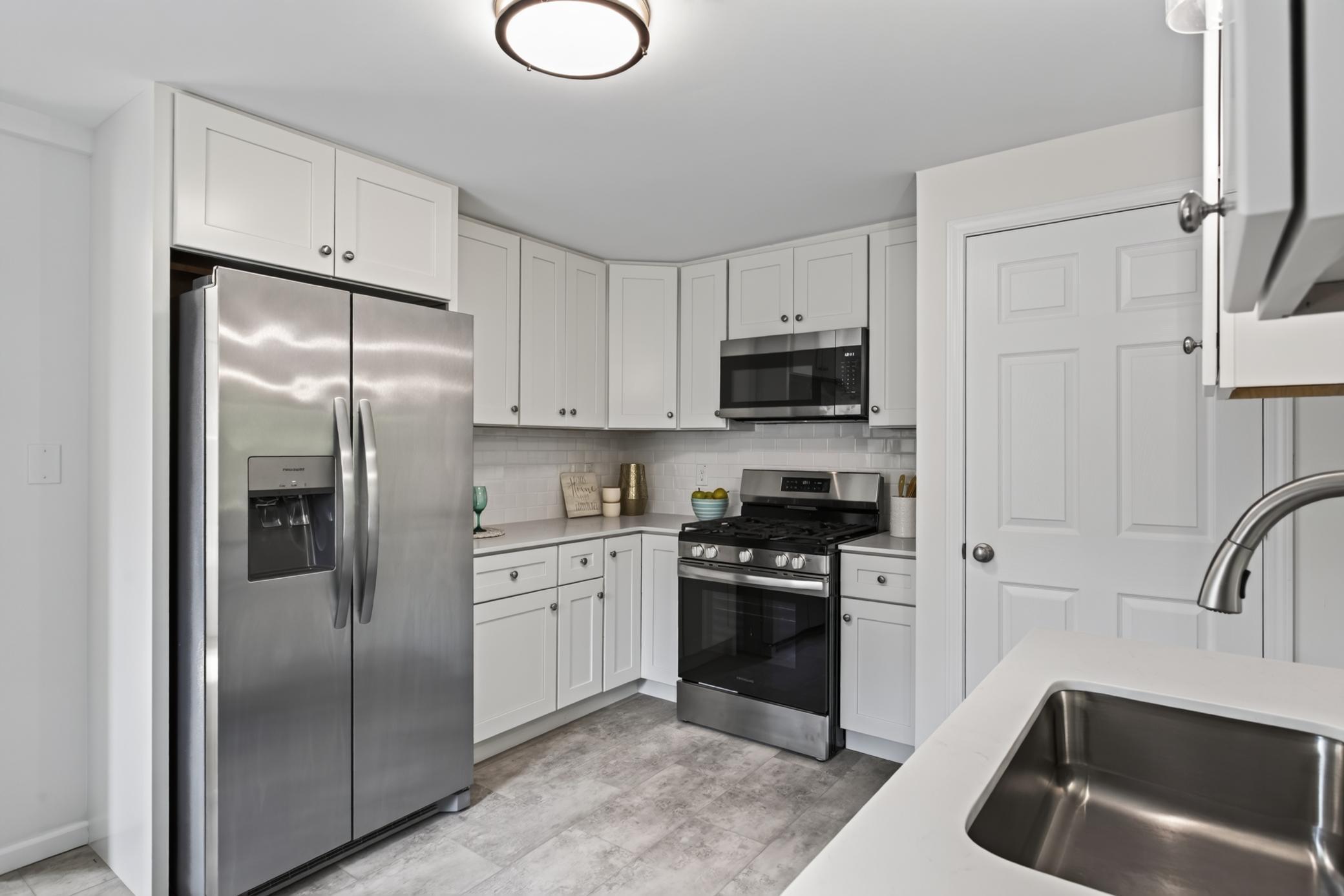 View of Residential at 4241 Yosemite Avenue, Saint Louis Park MN 55416, Saint Louis Park (3 of 17) - Mike Wilen | Minnesota Team Real Estate
