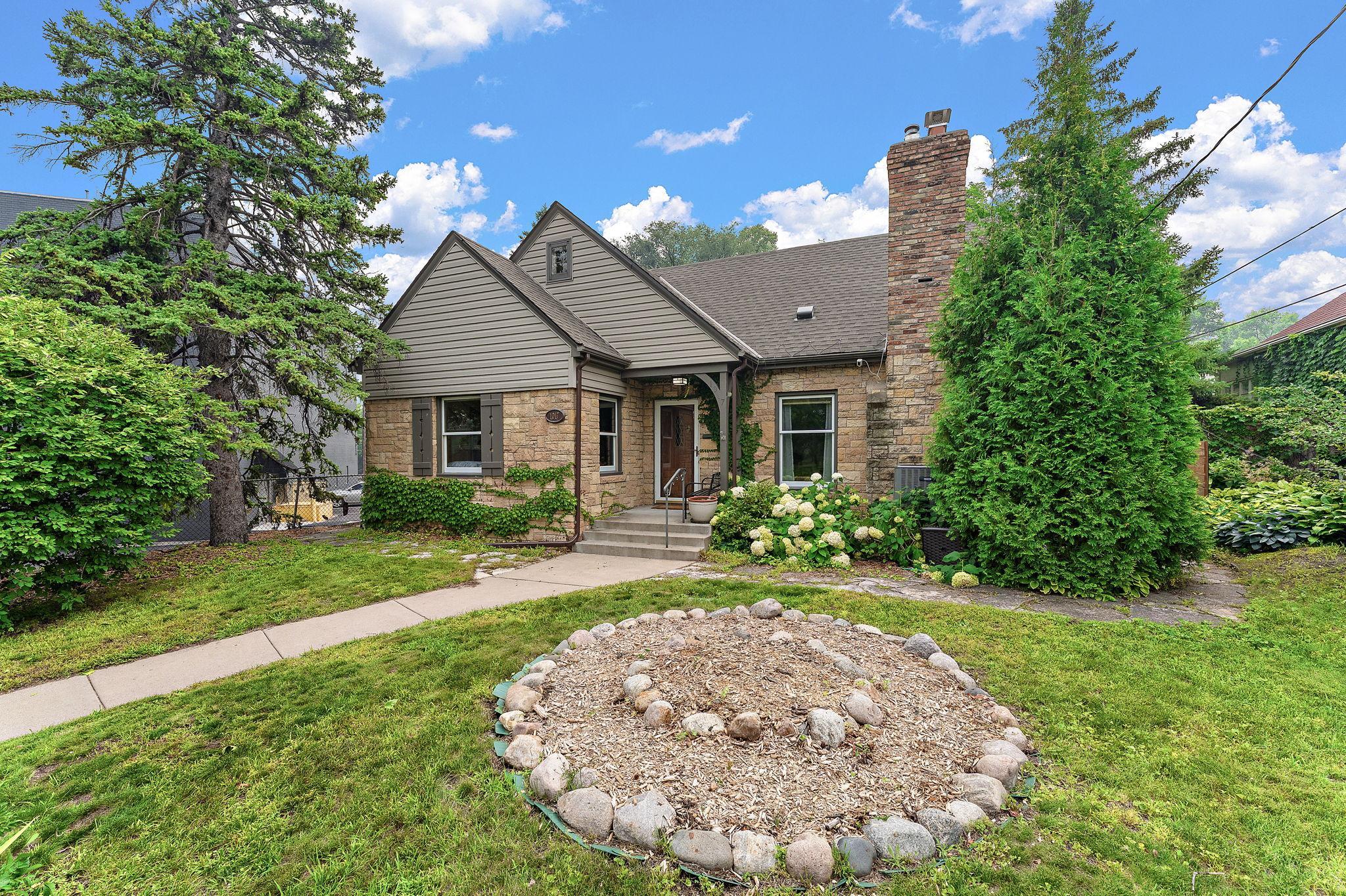 View of Residential at 1017 Thomas Avenue, Minneapolis MN 55405, Minneapolis (57 of 58) - Mike Wilen | Minnesota Team Real Estate