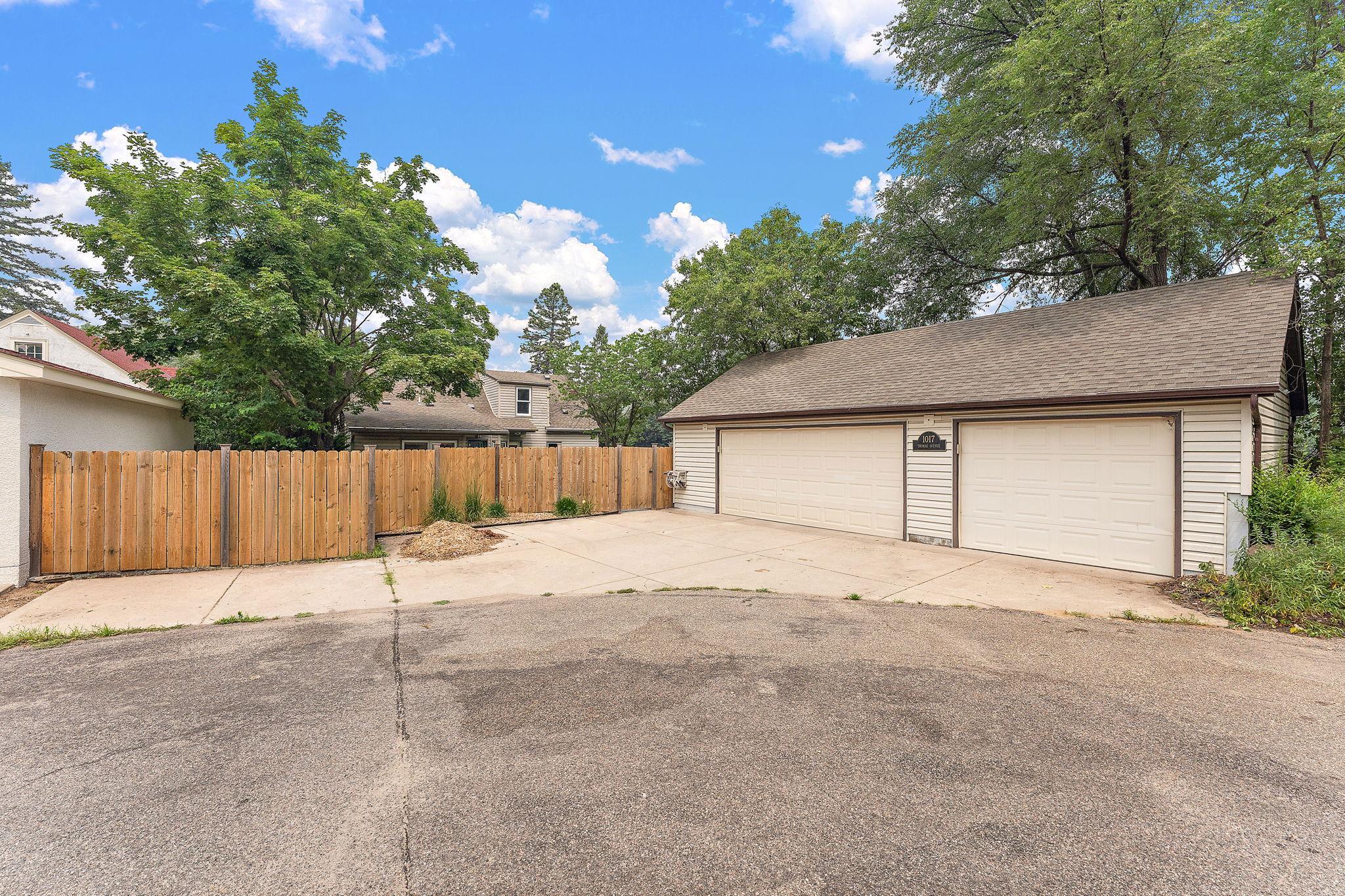 View of Residential at 1017 Thomas Avenue, Minneapolis MN 55405, Minneapolis (52 of 58) - Mike Wilen | Minnesota Team Real Estate