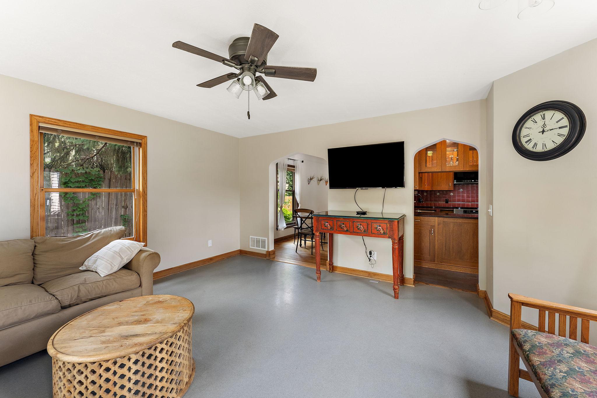 View of Residential at 1017 Thomas Avenue, Minneapolis MN 55405, Minneapolis (21 of 58) - Mike Wilen | Minnesota Team Real Estate