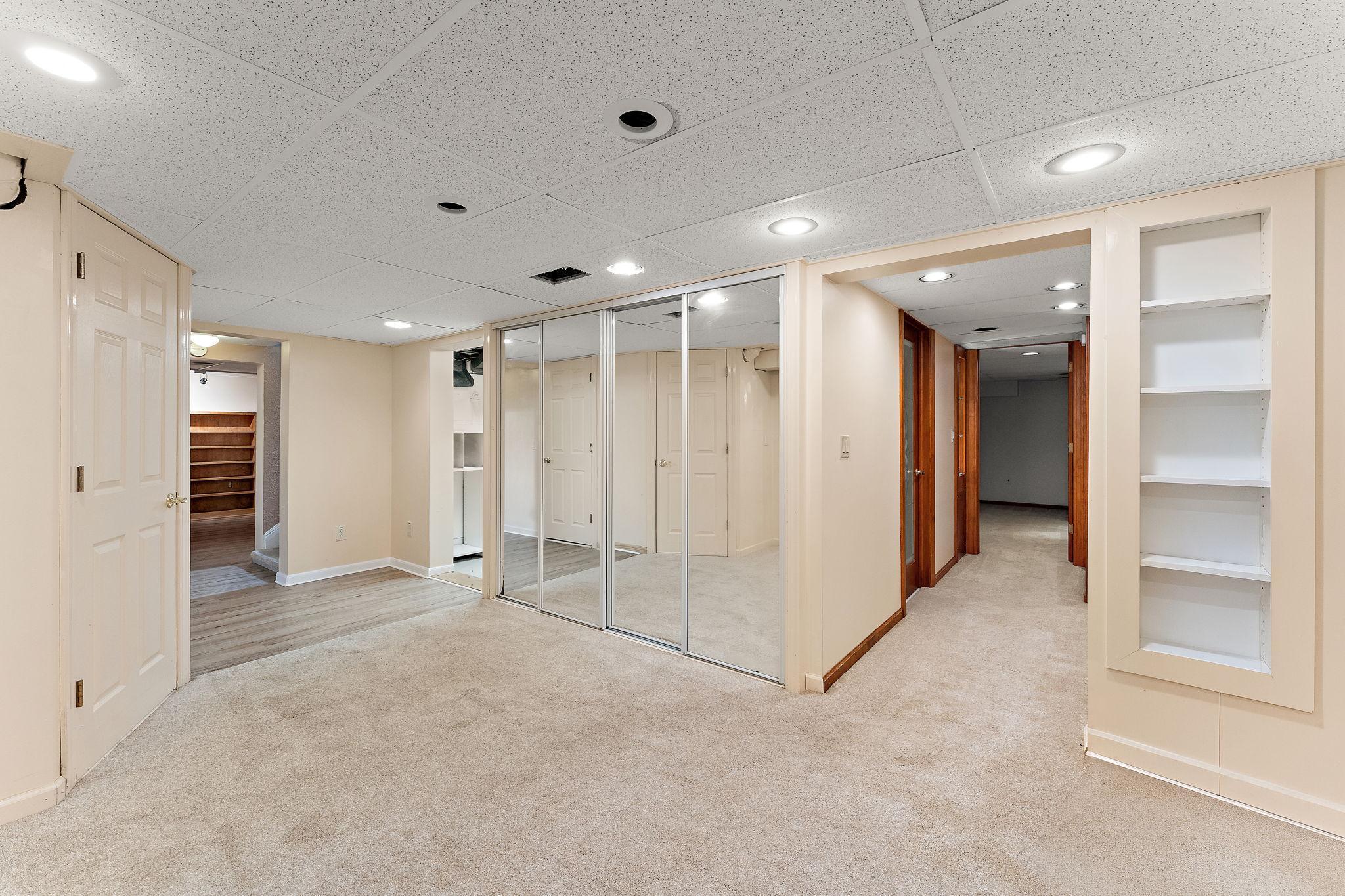 View of Residential at 1017 Thomas Avenue, Minneapolis MN 55405, Minneapolis (42 of 58) - Mike Wilen | Minnesota Team Real Estate