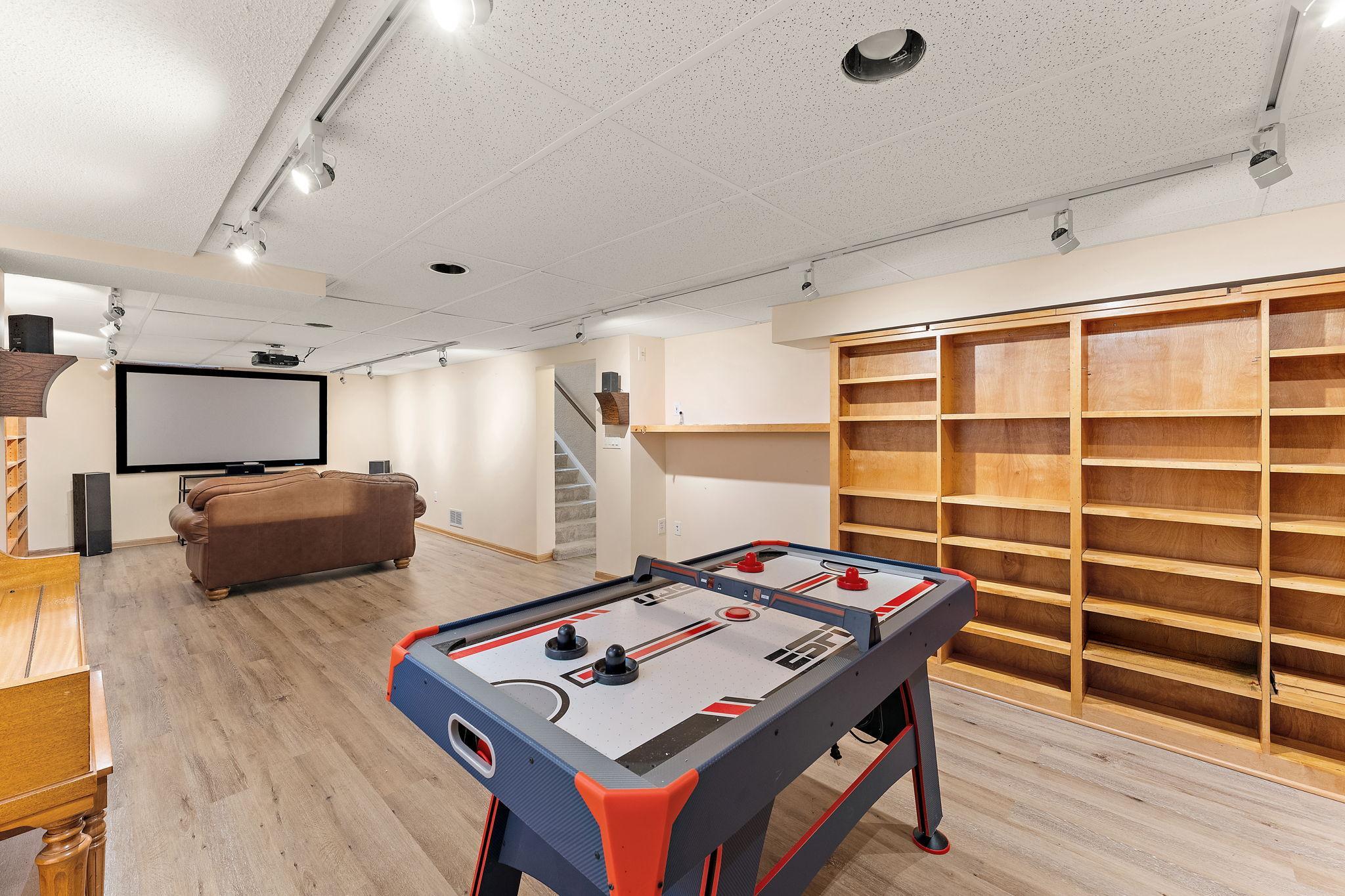 View of Residential at 1017 Thomas Avenue, Minneapolis MN 55405, Minneapolis (41 of 58) - Mike Wilen | Minnesota Team Real Estate