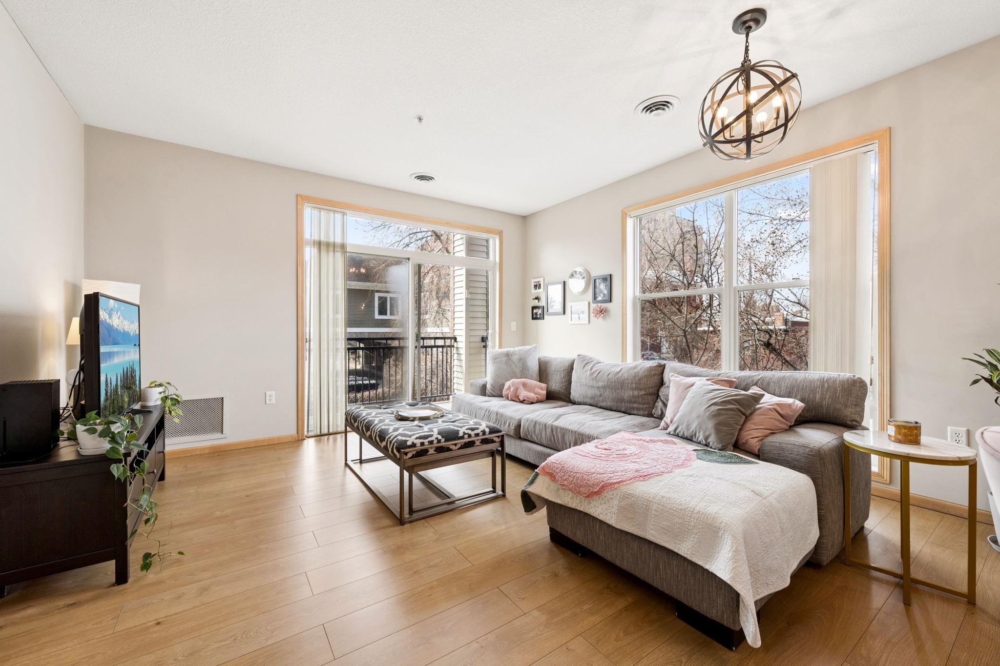 View of Residential at 301 Oak Grove Street #314, Minneapolis MN 55403, Minneapolis (18 of 58) - Mike Wilen | Minnesota Team Real Estate