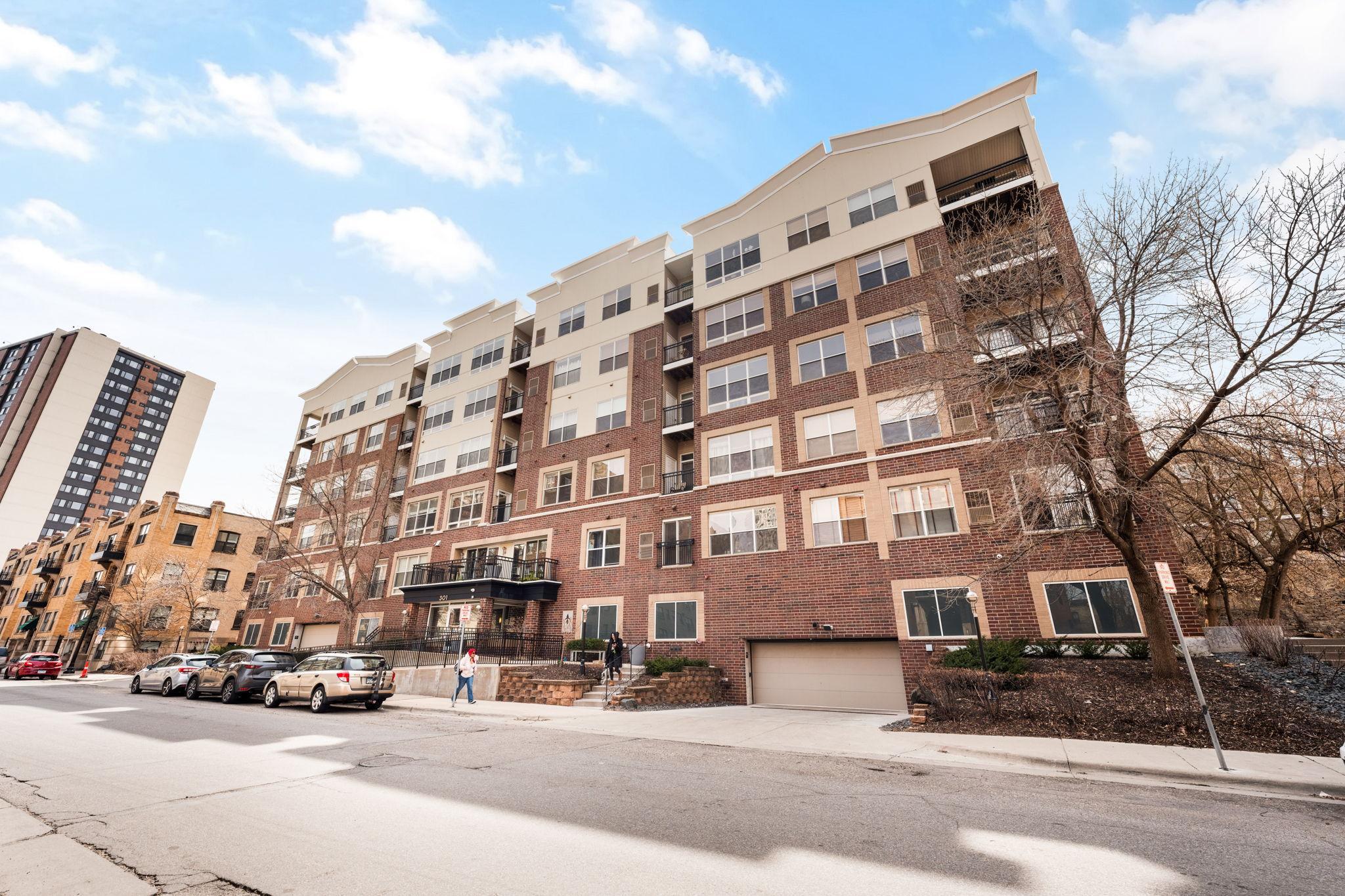 View of Residential at 301 Oak Grove Street #314, Minneapolis MN 55403, Minneapolis (45 of 58) - Mike Wilen | Minnesota Team Real Estate