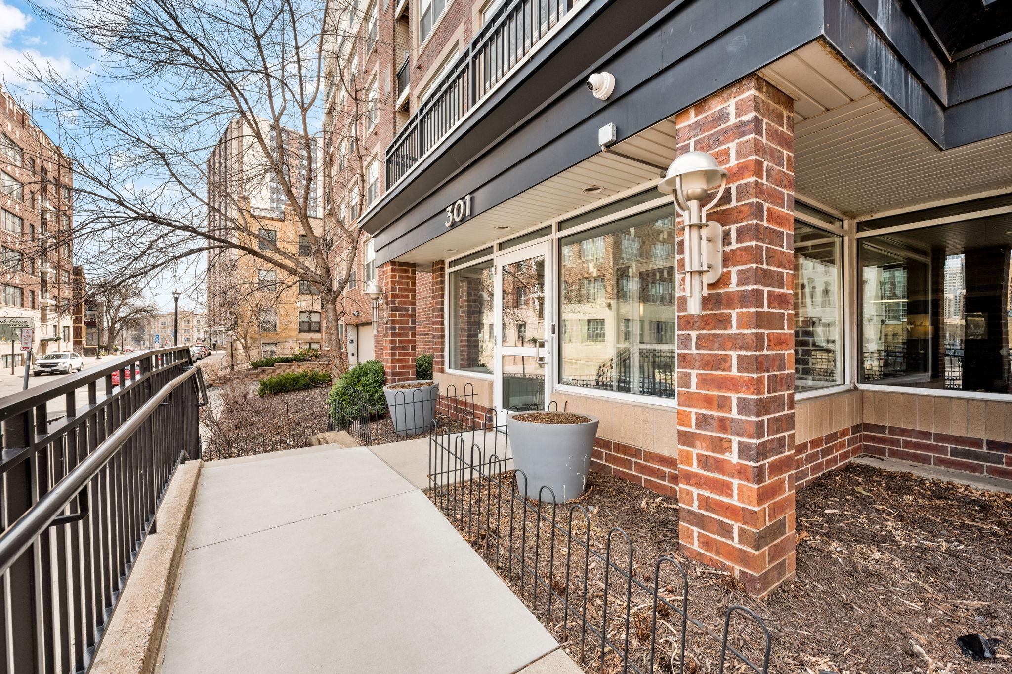 View of Residential at 301 Oak Grove Street #314, Minneapolis MN 55403, Minneapolis (46 of 58) - Mike Wilen | Minnesota Team Real Estate