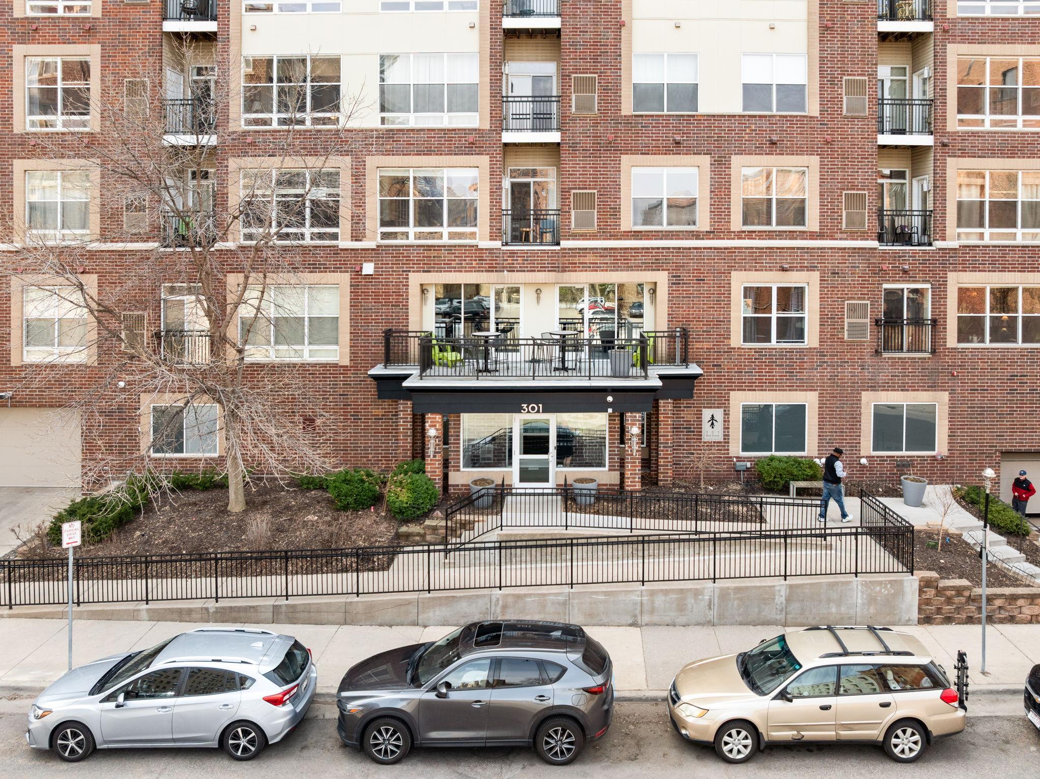 View of Residential at 301 Oak Grove Street #314, Minneapolis MN 55403, Minneapolis (47 of 58) - Mike Wilen | Minnesota Team Real Estate