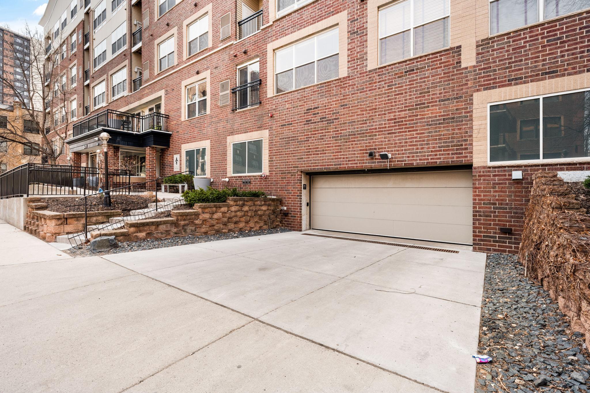 View of Residential at 301 Oak Grove Street #314, Minneapolis MN 55403, Minneapolis (50 of 58) - Mike Wilen | Minnesota Team Real Estate