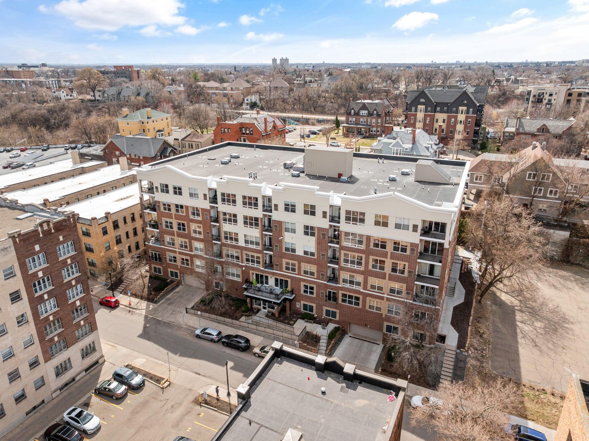 View of Residential at 301 Oak Grove Street #314, Minneapolis MN 55403, Minneapolis (51 of 58) - Mike Wilen | Minnesota Team Real Estate