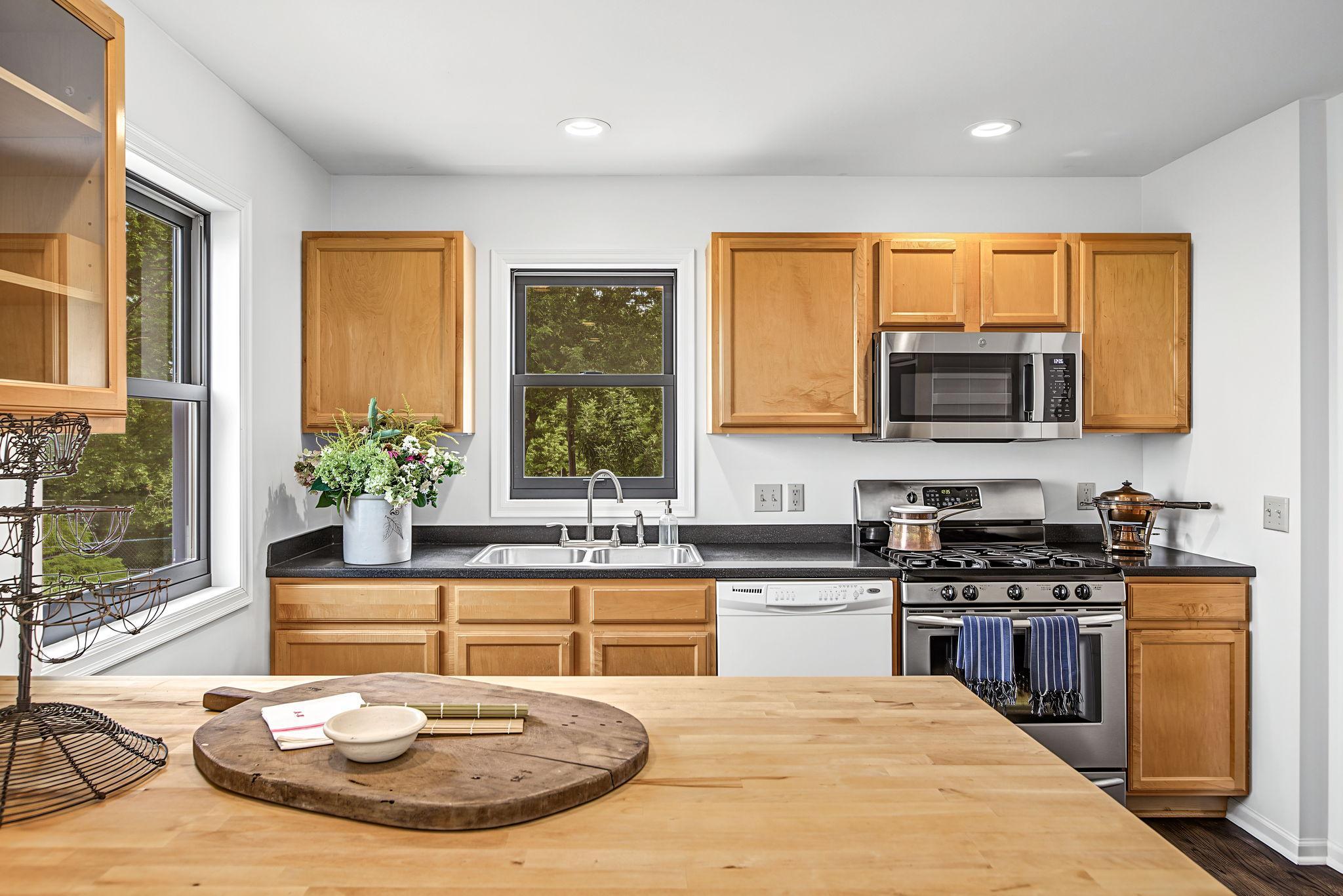 View of Residential at 225 Mount Hope Drive, Saint Paul MN 55107, Saint Paul (17 of 48) - Mike Wilen | Minnesota Team Real Estate
