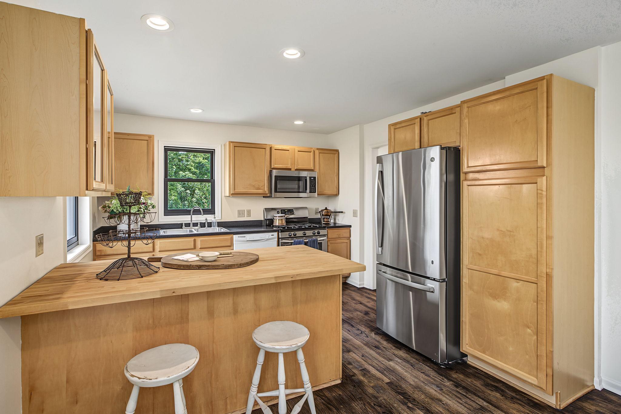 View of Residential at 225 Mount Hope Drive, Saint Paul MN 55107, Saint Paul (16 of 48) - Mike Wilen | Minnesota Team Real Estate