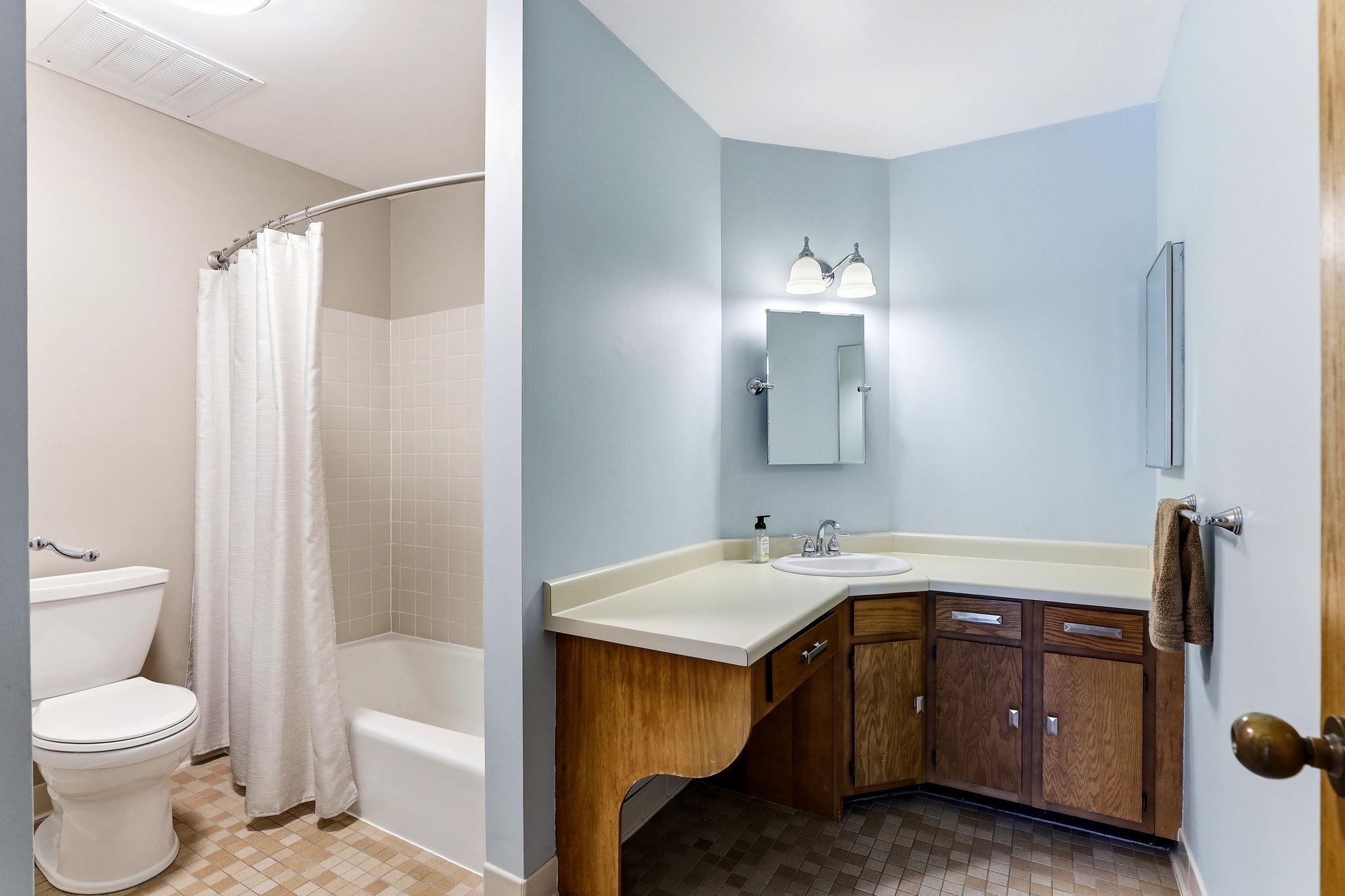 View of Residential at 2425 Franklin Avenue #303, Minneapolis MN 55406, Minneapolis (15 of 31) - Mike Wilen | Minnesota Team Real Estate