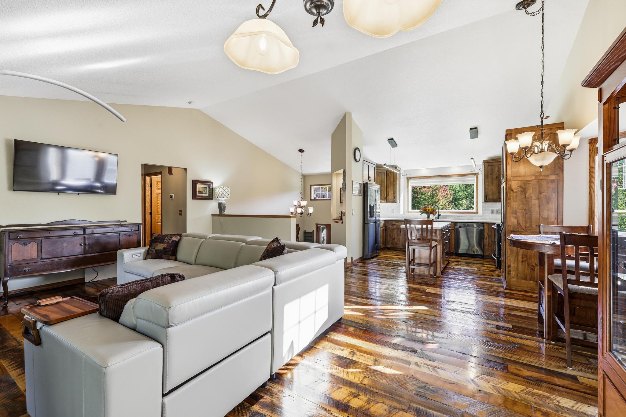 View of Residential at 1115 Ridge Street, Jordan MN 55352, Jordan (10 of 40) - Mike Wilen | Minnesota Team Real Estate
