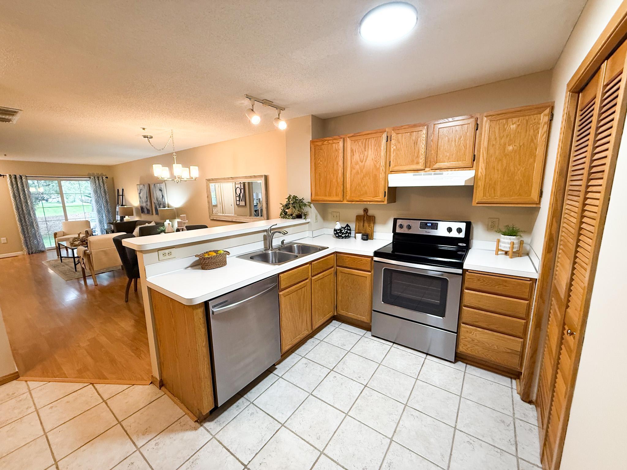 View of Residential at 2225 Ranchview Lane #1, Plymouth MN 55447, Plymouth (8 of 23) - Mike Wilen | Minnesota Team Real Estate