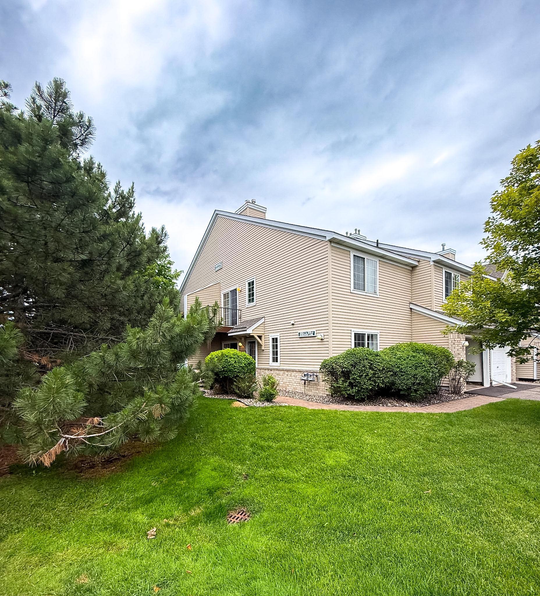 View of Residential at 2225 Ranchview Lane #1, Plymouth MN 55447, Plymouth (21 of 23) - Mike Wilen | Minnesota Team Real Estate