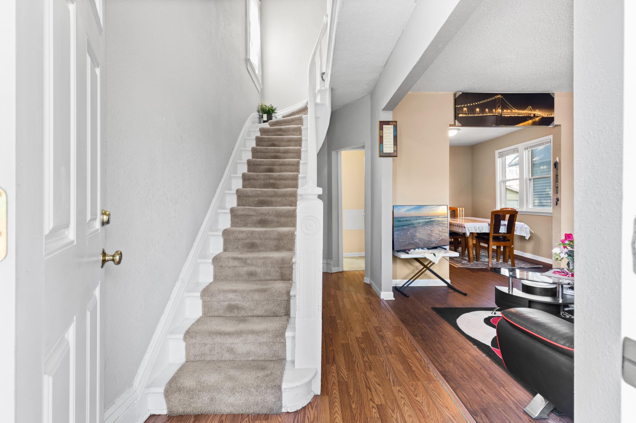View of Residential at 513 Van Buren Avenue, Saint Paul MN 55103, Saint Paul (3 of 20) - Mike Wilen | Minnesota Team Real Estate