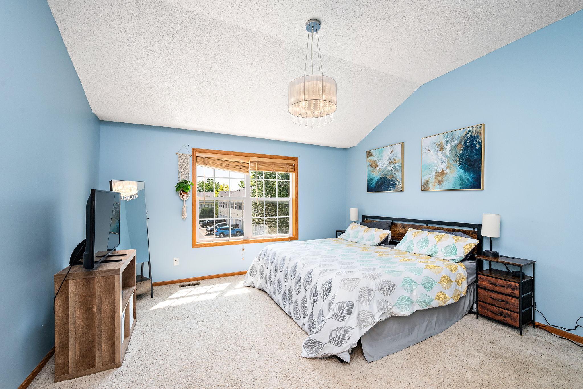 View of Residential at 1072 Henslow Avenue, Oakdale MN 55128, Oakdale (12 of 21) - Mike Wilen | Minnesota Team Real Estate
