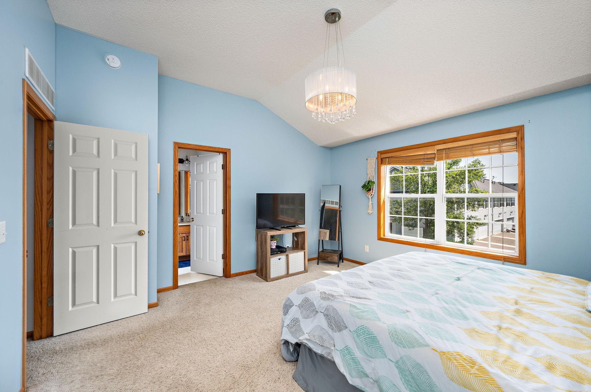 View of Residential at 1072 Henslow Avenue, Oakdale MN 55128, Oakdale (13 of 21) - Mike Wilen | Minnesota Team Real Estate