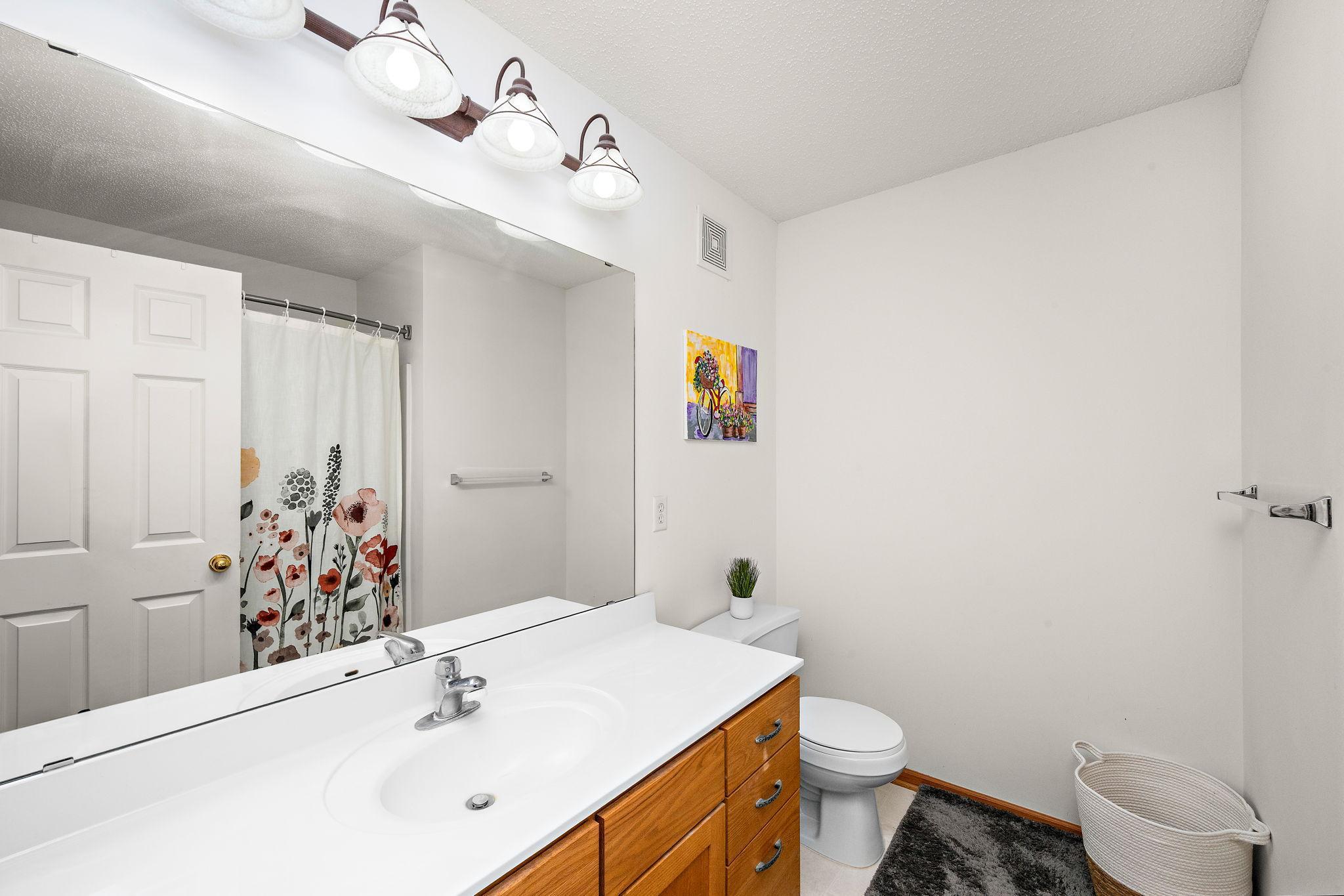 View of Residential at 1072 Henslow Avenue, Oakdale MN 55128, Oakdale (18 of 21) - Mike Wilen | Minnesota Team Real Estate