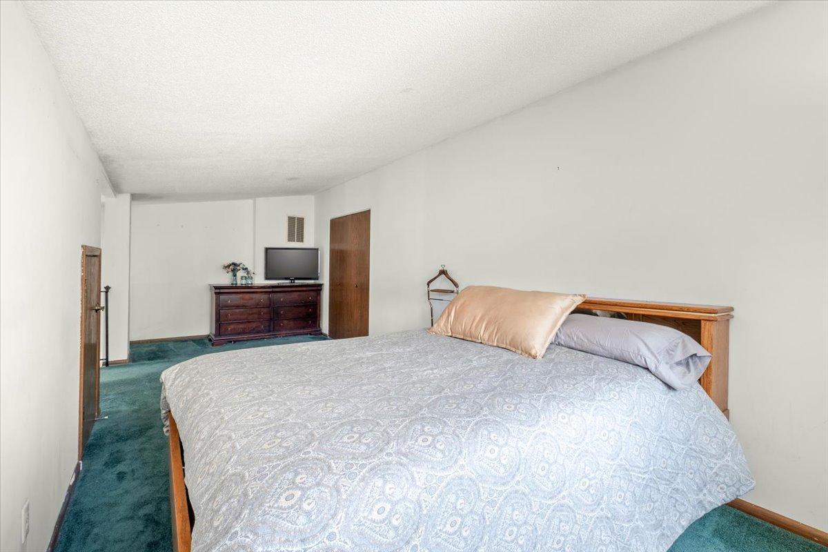 View of Residential at 5530 Bavarian Pass, Fridley MN 55432, Fridley (17 of 22) - Mike Wilen | Minnesota Team Real Estate